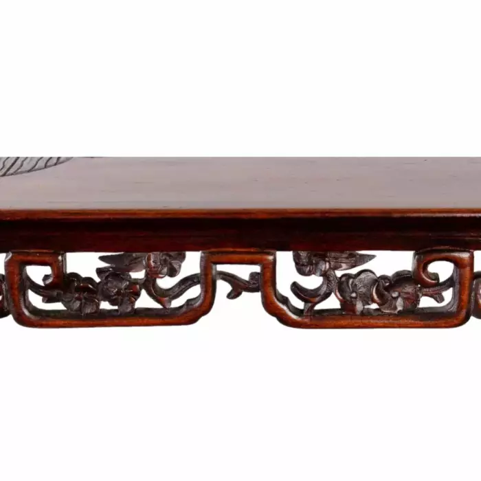 Elegante table japonaise à deux etages, attribuee à Viardot, XIXe siècle. 