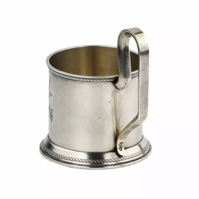 Sous-verre russe en argent du tournant des XIXe et XXe siècles. 