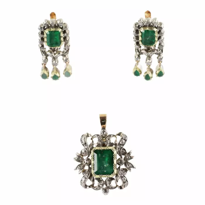 Ensemble de bijoux vintage Reine Isabelle. Le tournant des XVIIIe-XIXe siècles. 