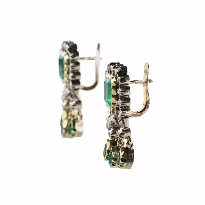Ensemble de bijoux vintage Reine Isabelle. Le tournant des XVIIIe-XIXe siècles. 