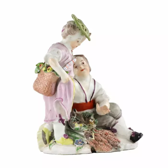 Figurine en porcelaine Enfants au nid. 