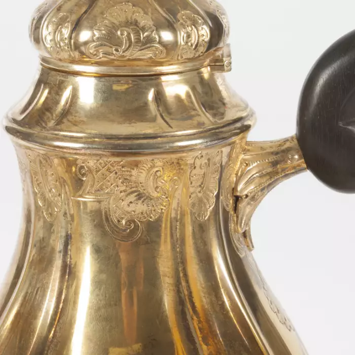 Service en argent plaqué or - Cafetière, théière, carafe à eau, bol à crème, sucrier 