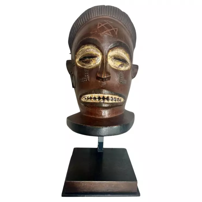 Tchokwé mask from Angola in wood and pigments - Circa 1900