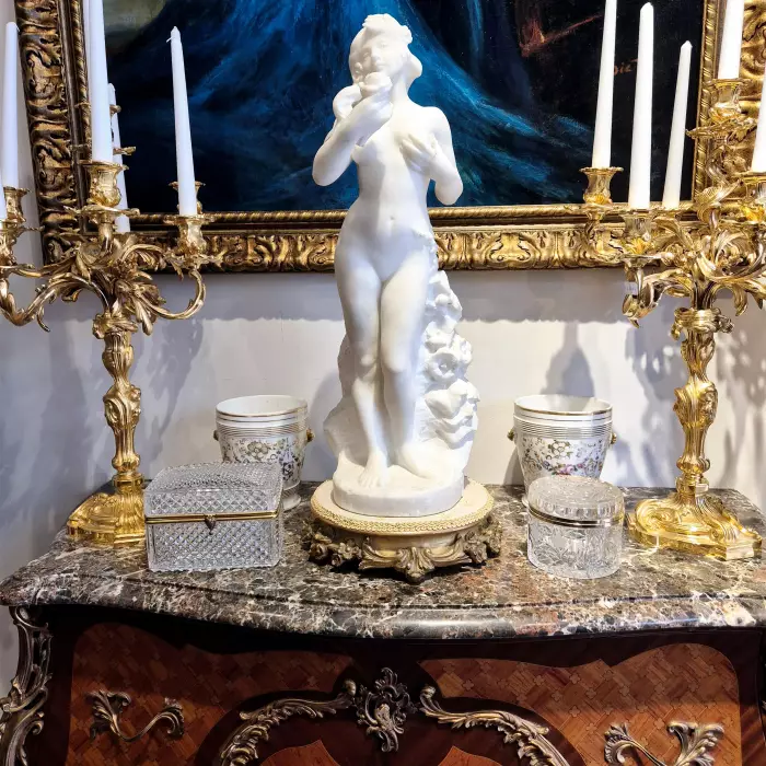 Large cut-crystal box with gilt-bronze mounting, Charles X period, circa 1830.