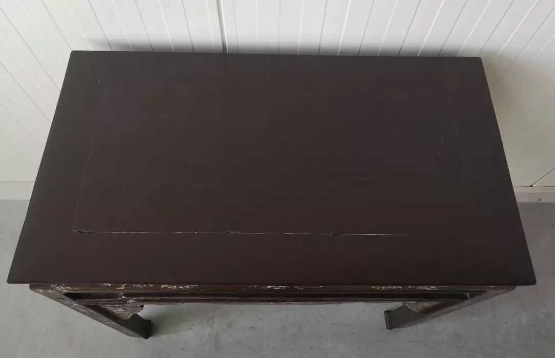 Console with two chairs