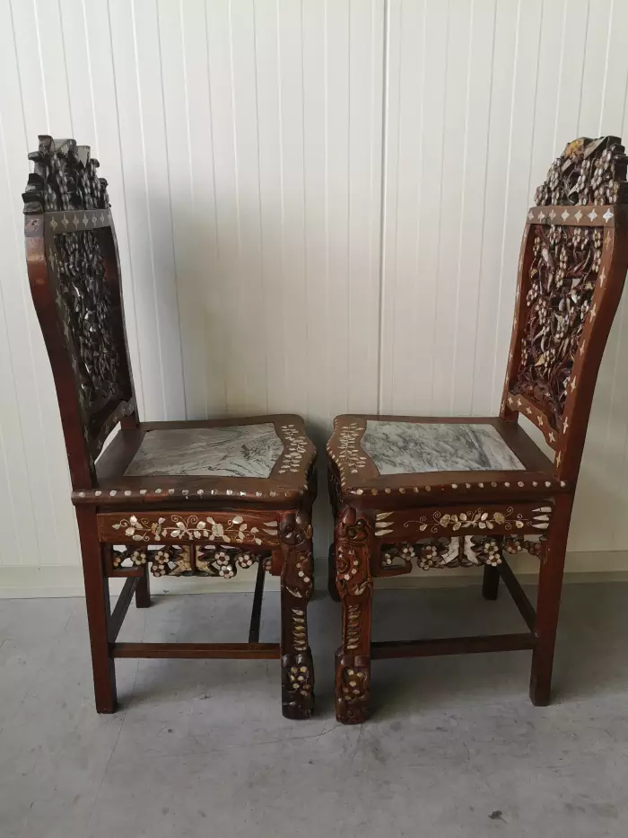 Console with two chairs