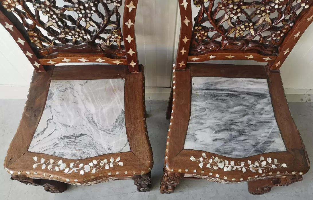 Console with two chairs