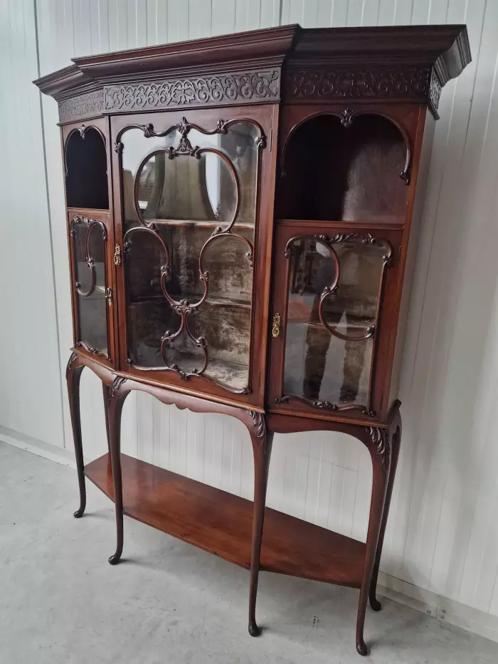 Beautiful showcase