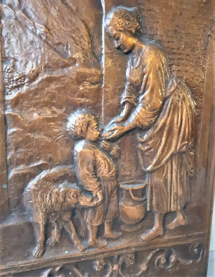 Decorative fireplace screen