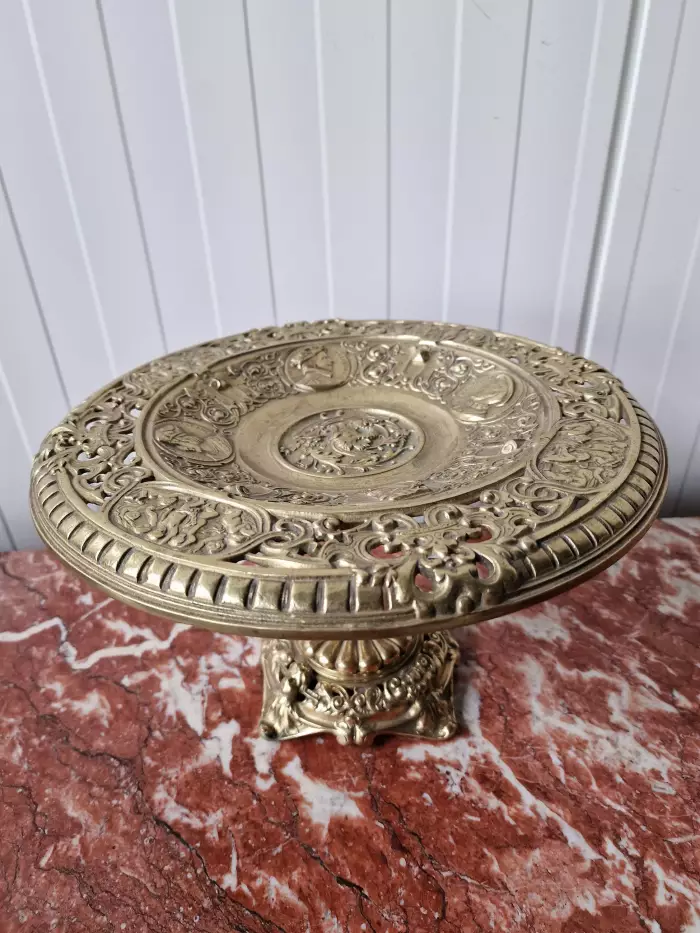 Bronze vessel