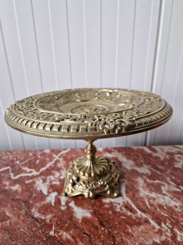 Bronze vessel