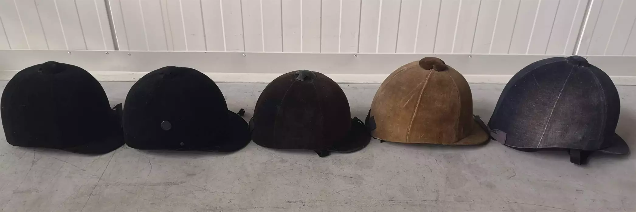Children&039;s hats for horse riding