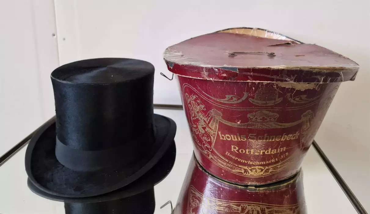 Antique cylinder in original box