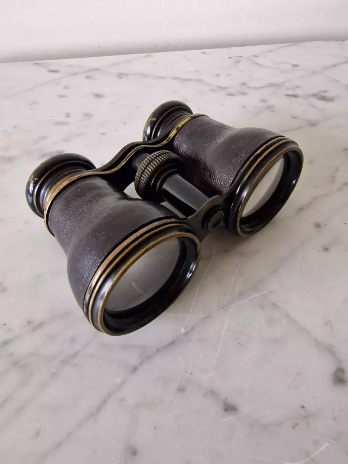 Theater binoculars