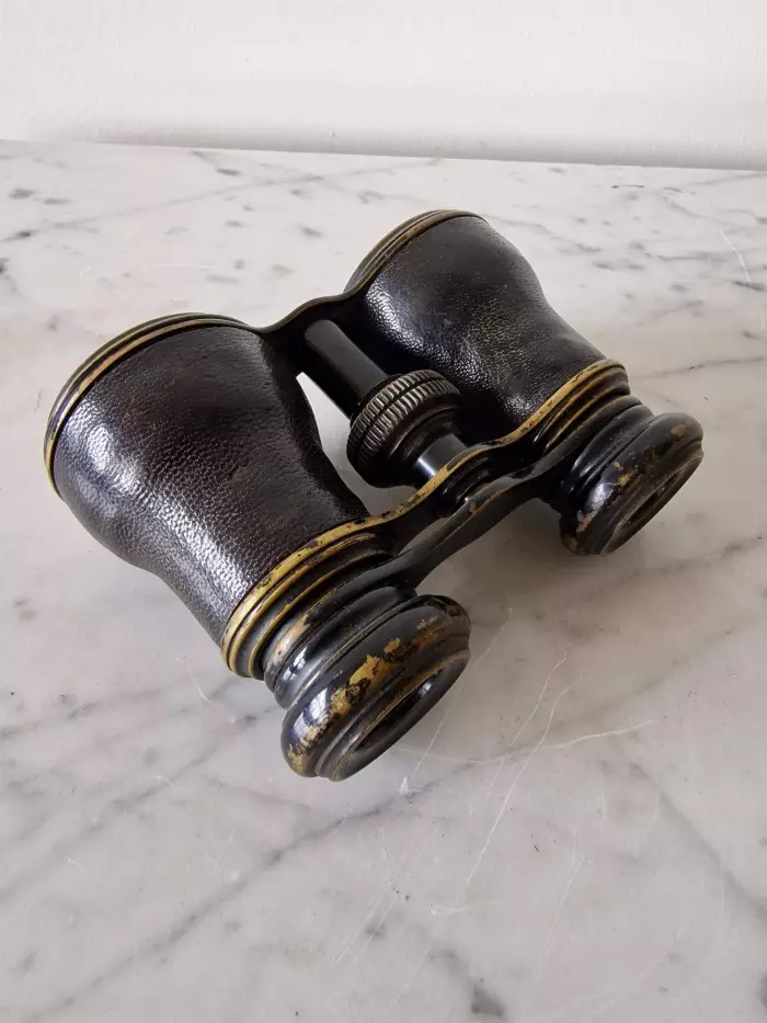 Theater binoculars