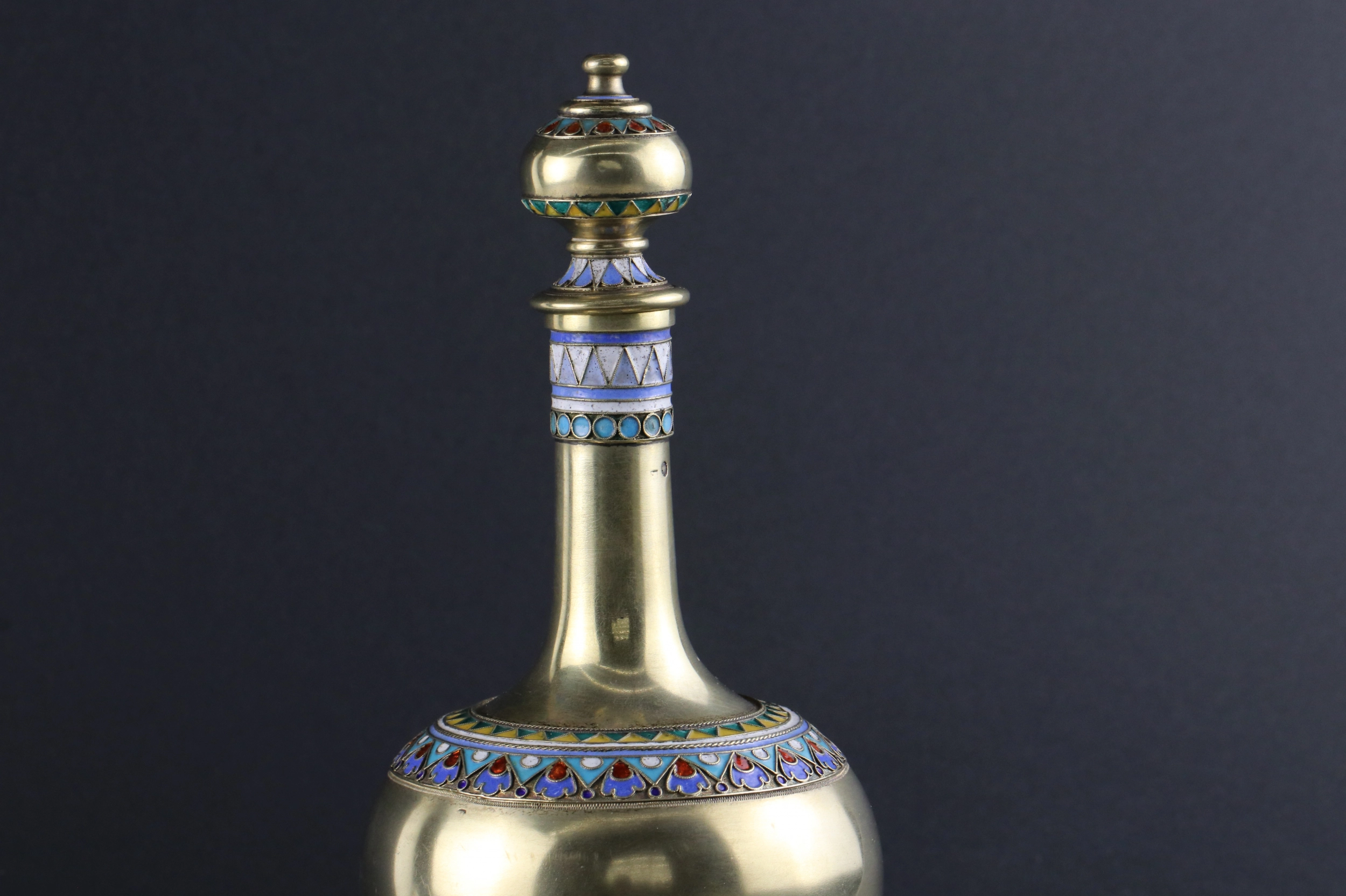 Ensemble de vodka luxueux en argent russe avec email. 