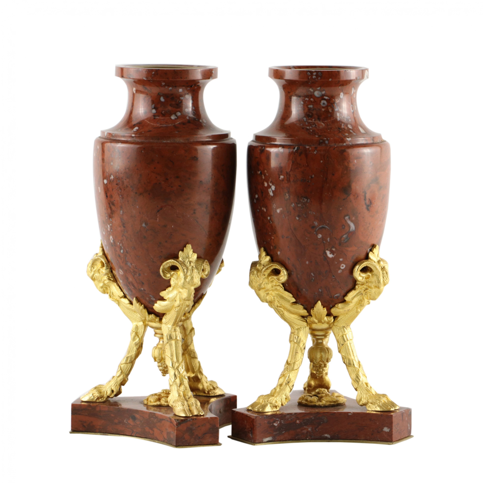 Paire de vases en pierre
