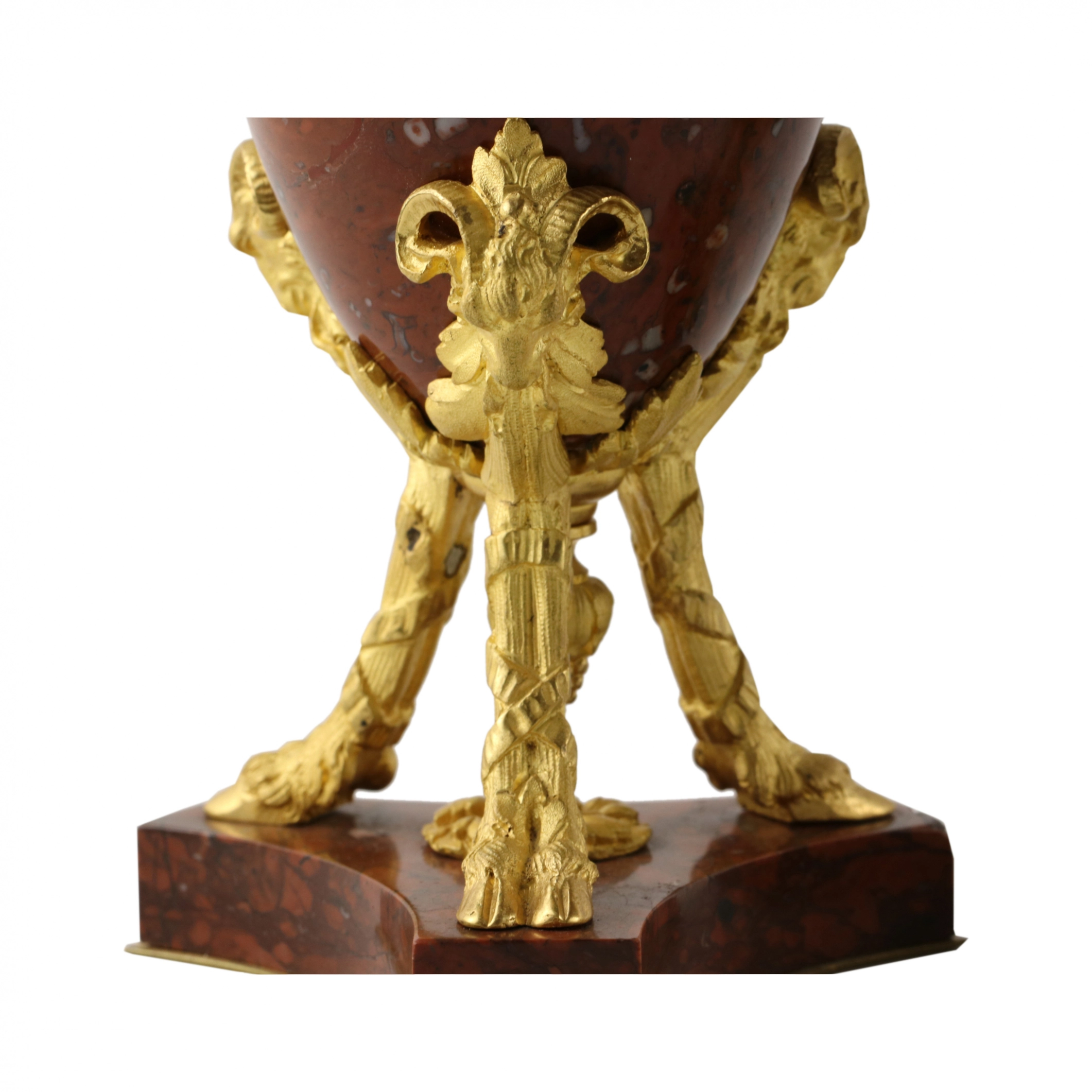 Paire de vases en pierre