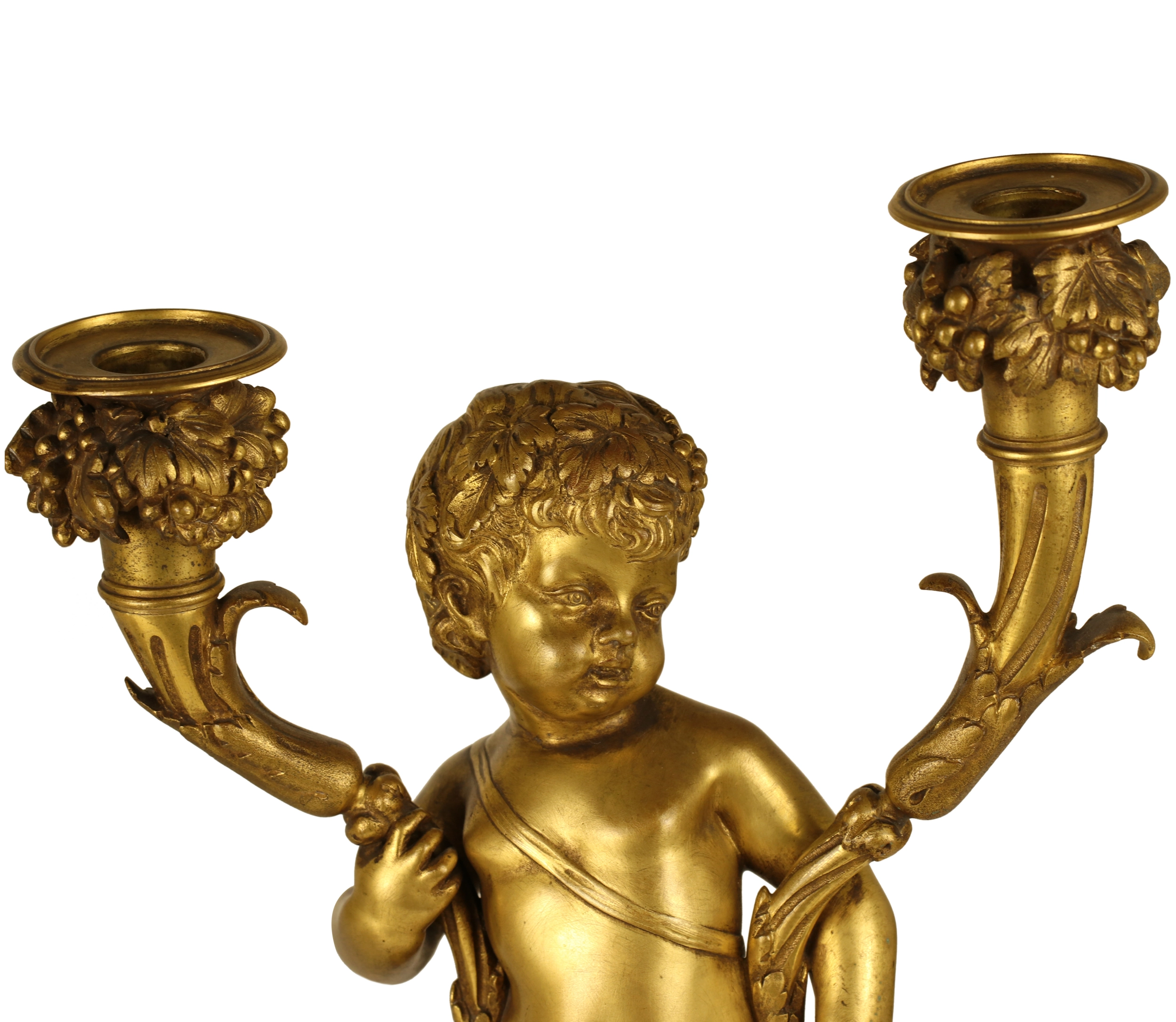 PAIRE DE CANDELABRES AUX FIGURES D’AMOURS FRANCE, SECONDE MOITIÉ DU XIXᵉ SIÈCLE