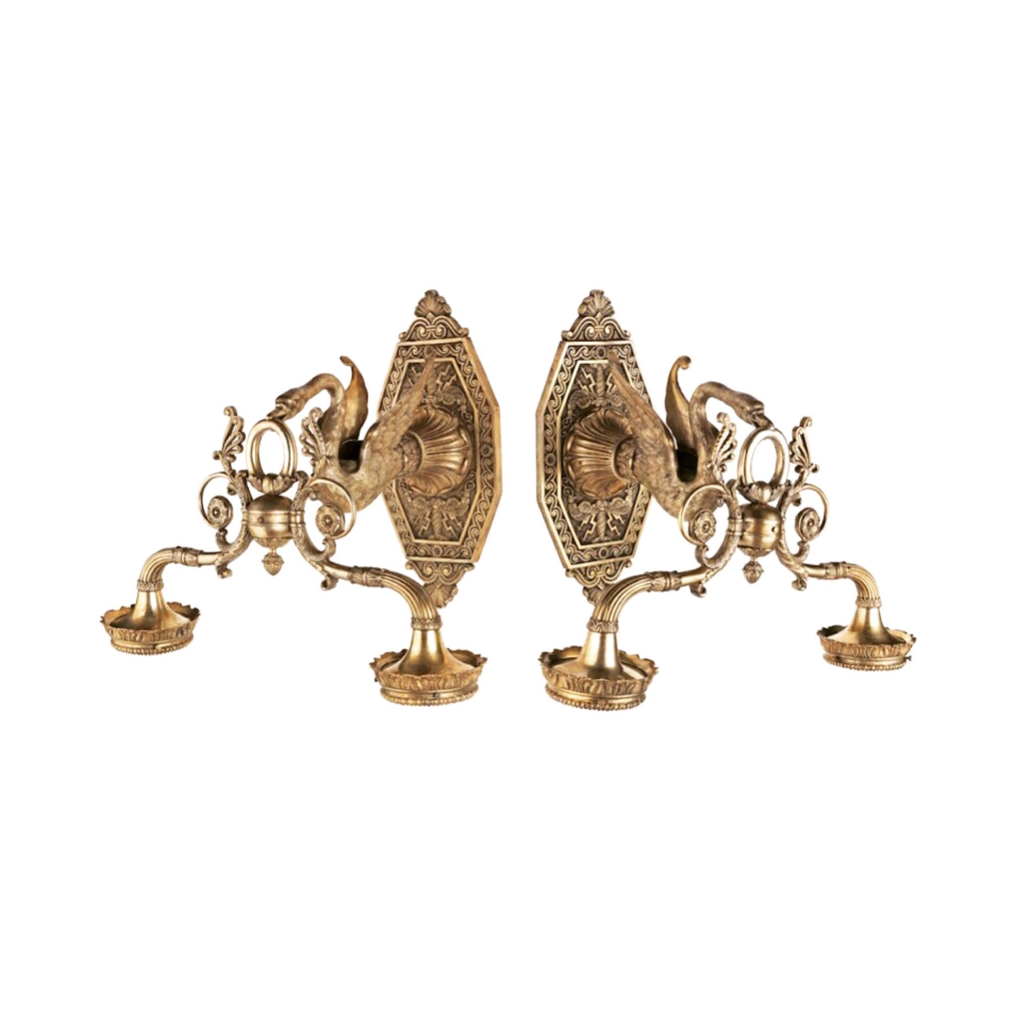 Paire dappliques en bronze