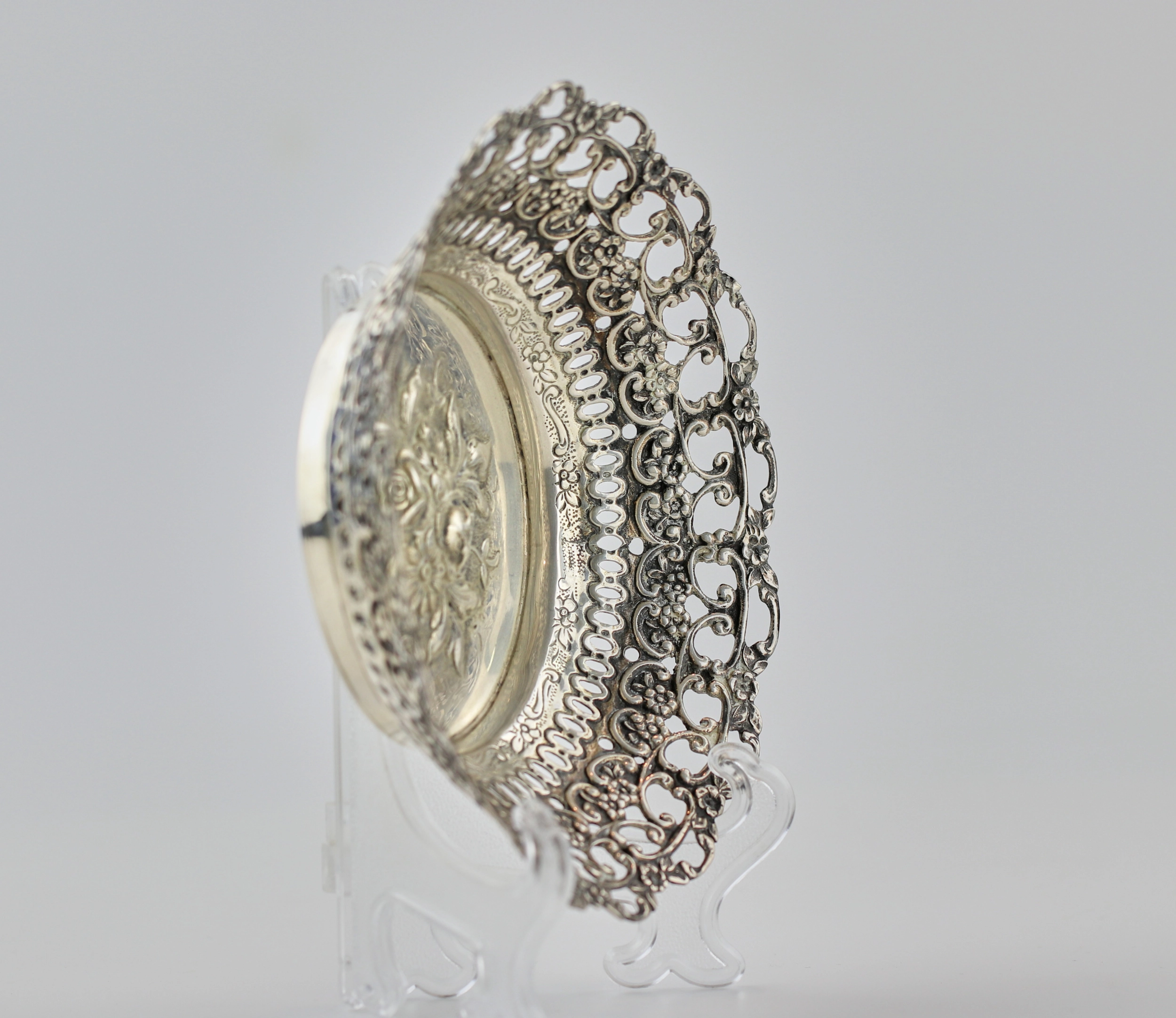 Plateau en argent richement decore