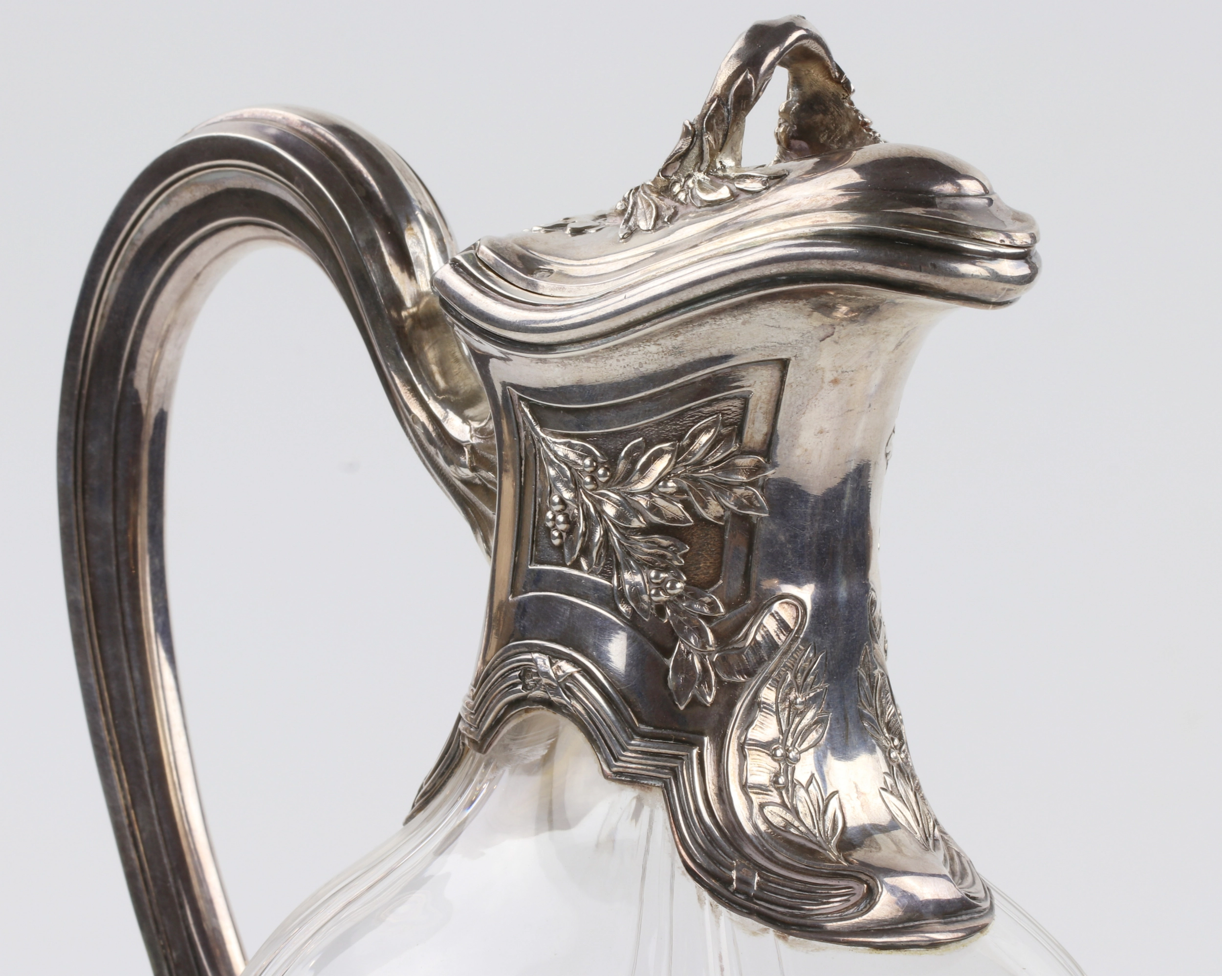 Cruche en cristal et argent. France. Le tournant des XIXe-XXe siècles.