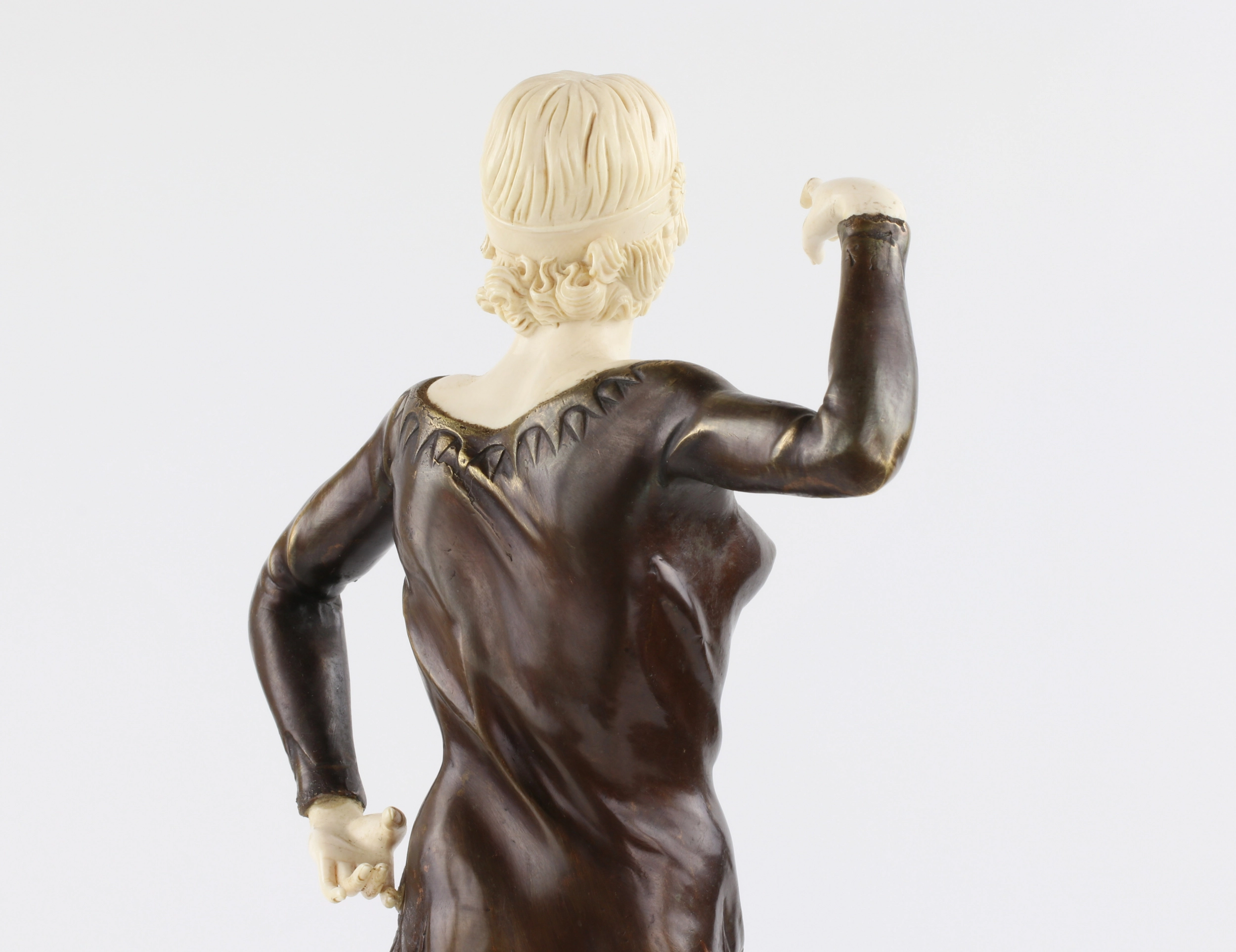 La danseuse en bronze Art Deco 