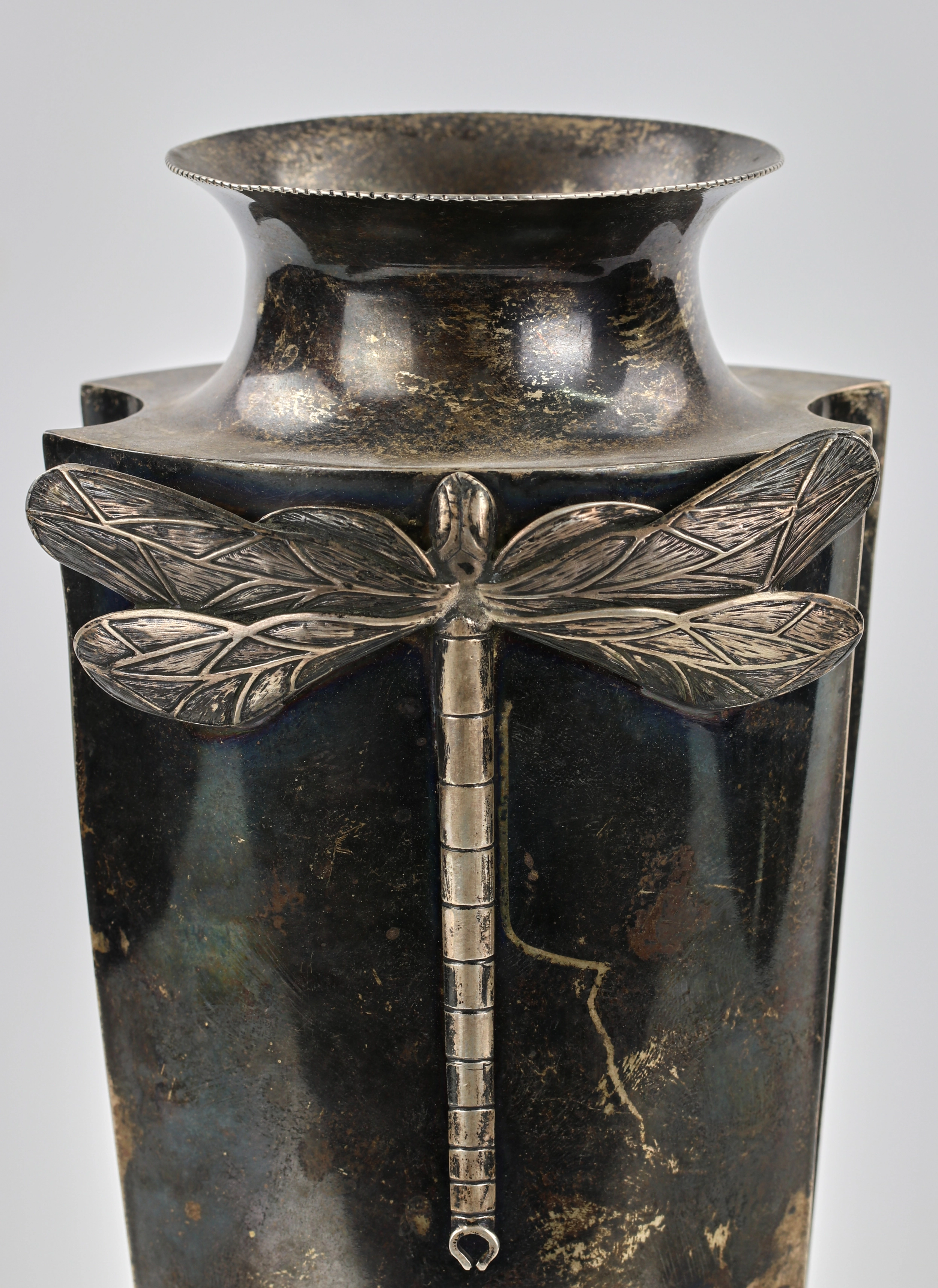 Vase en argent 