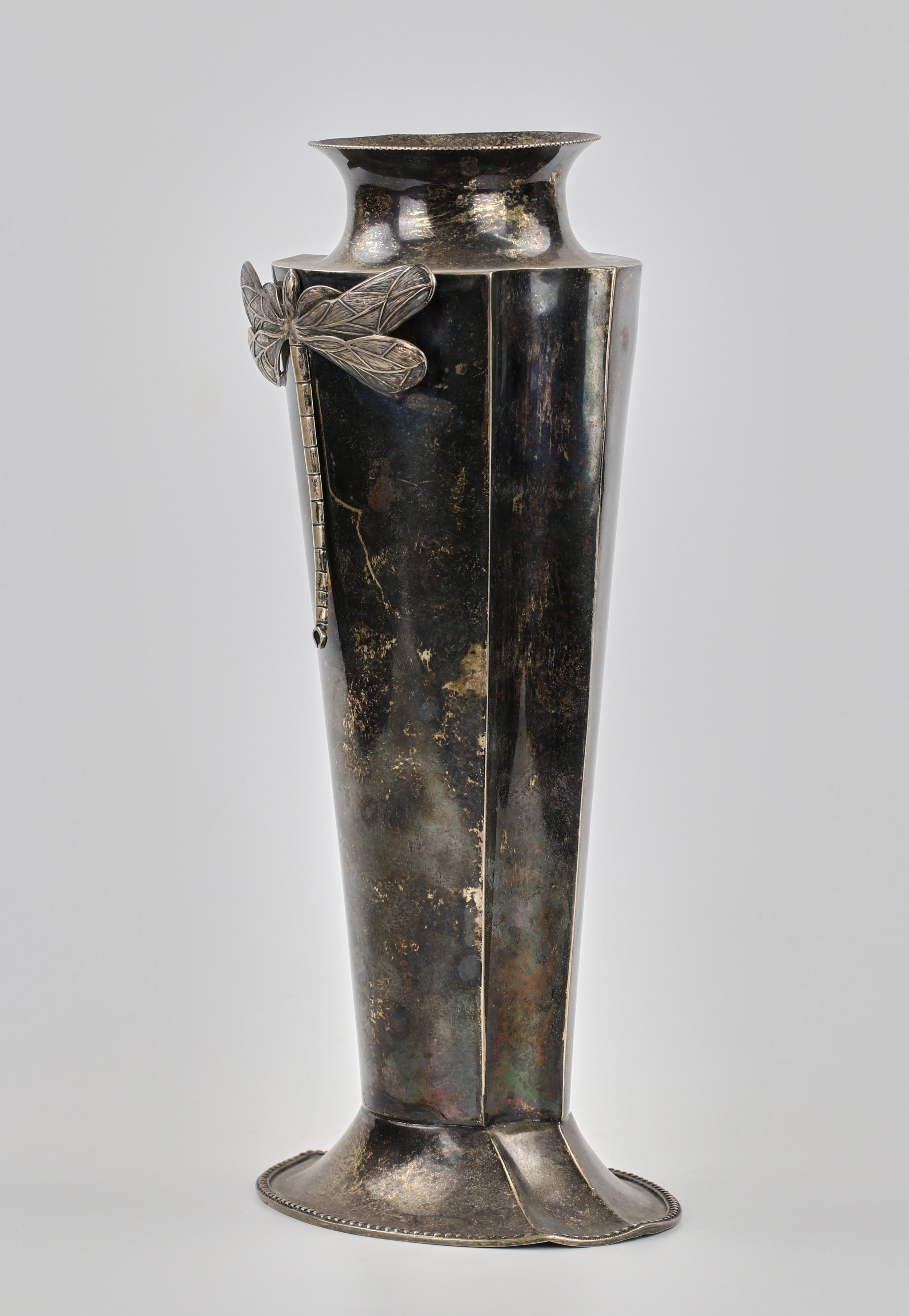 Vase en argent 