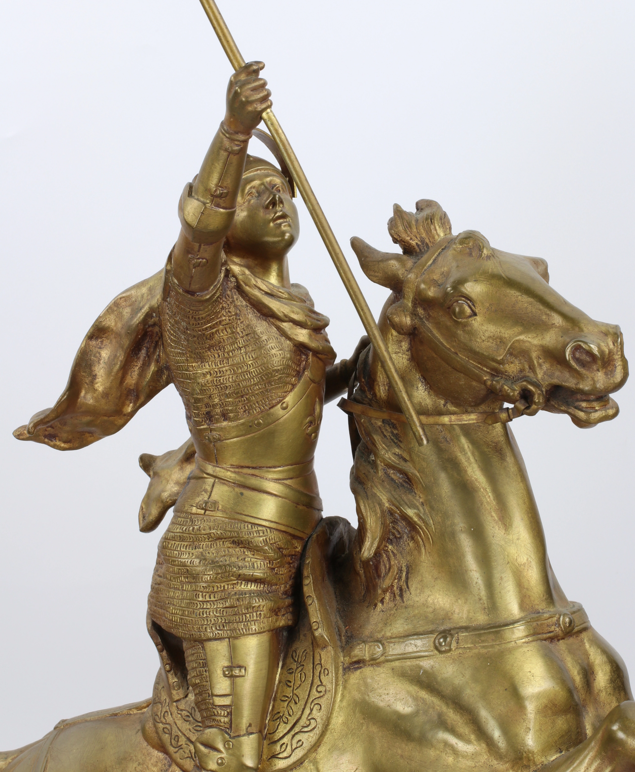 Bronze heroïque dun chevalier equestre. 