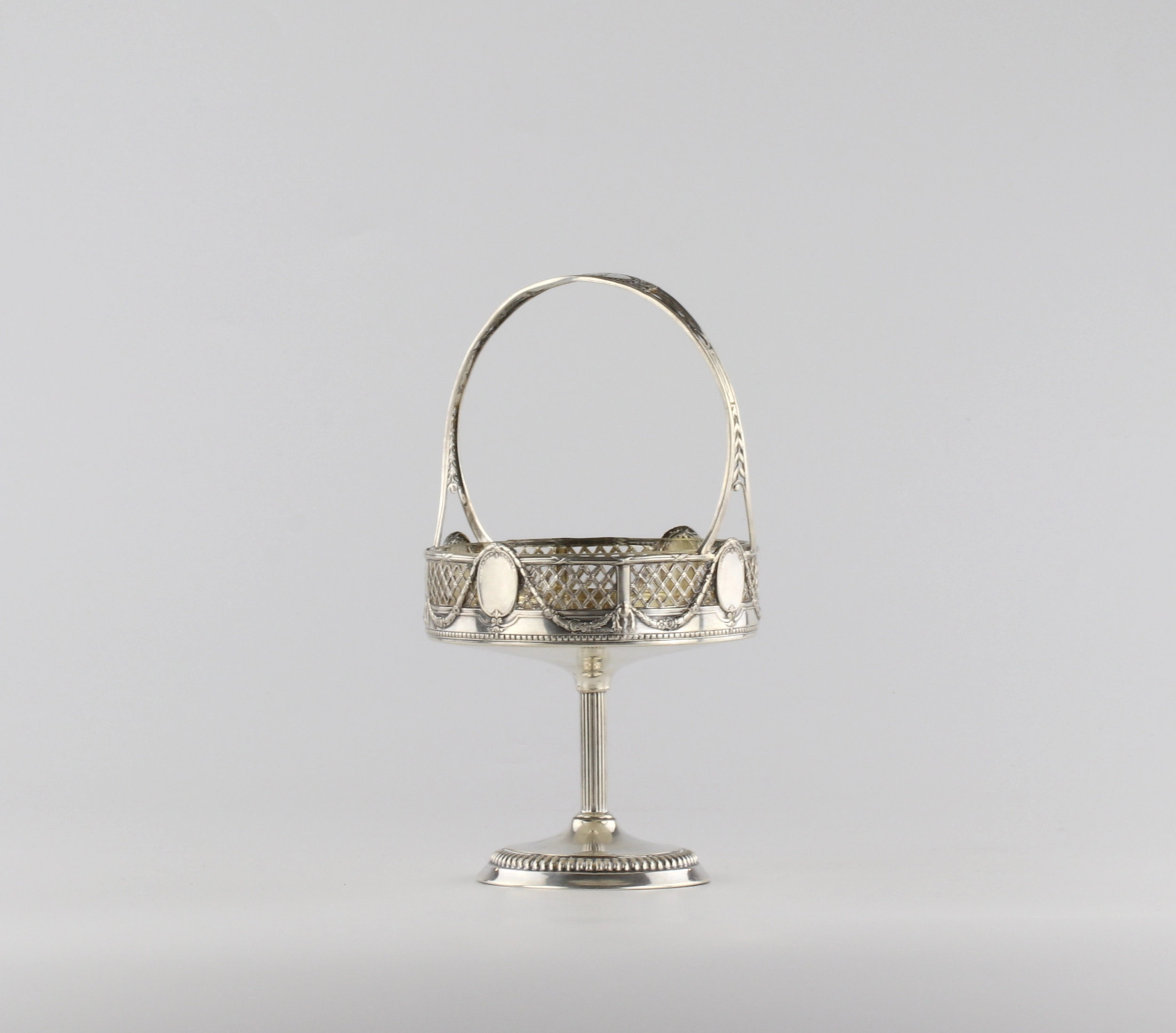 Austere silver candy bowl 