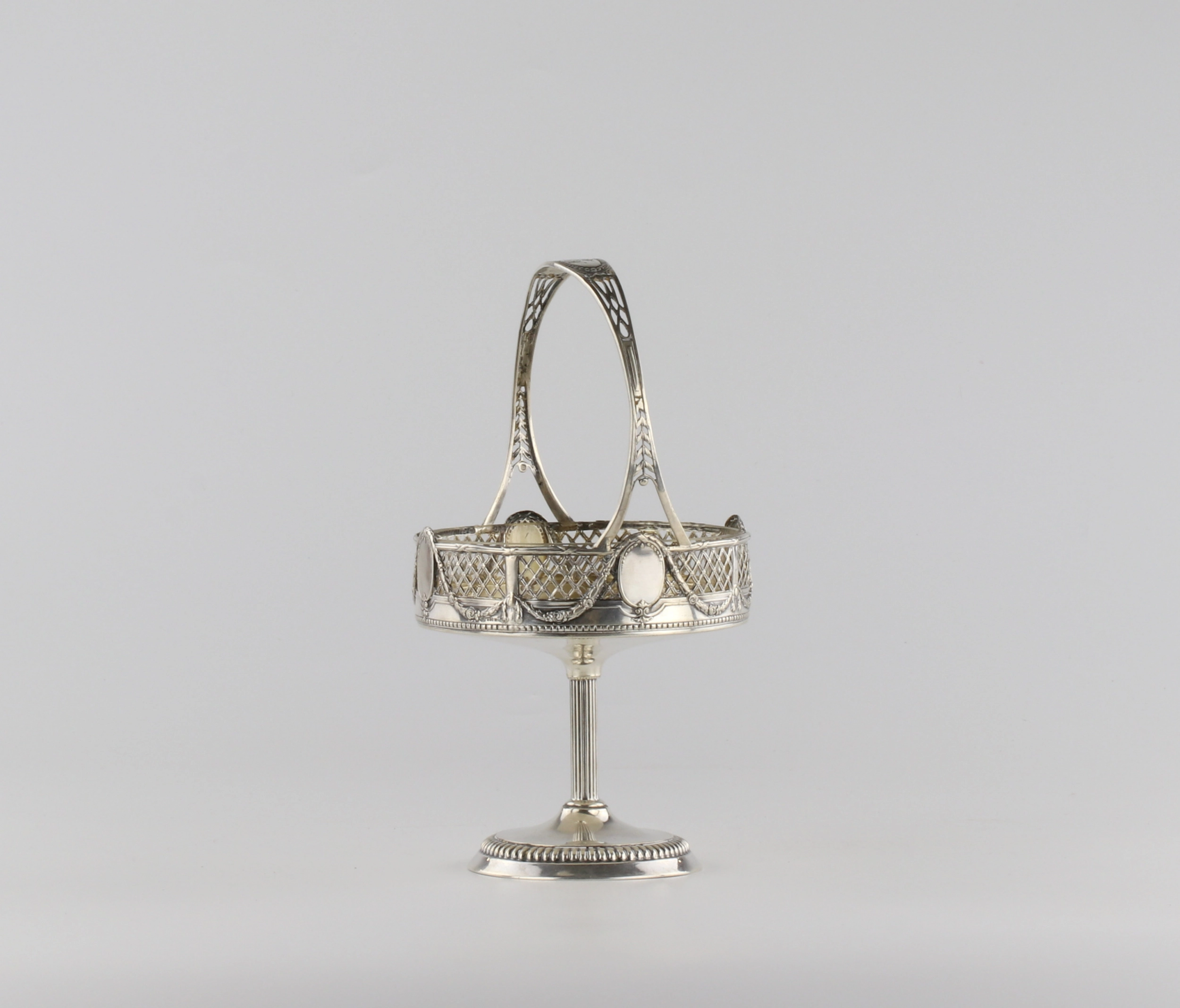 Austere silver candy bowl 