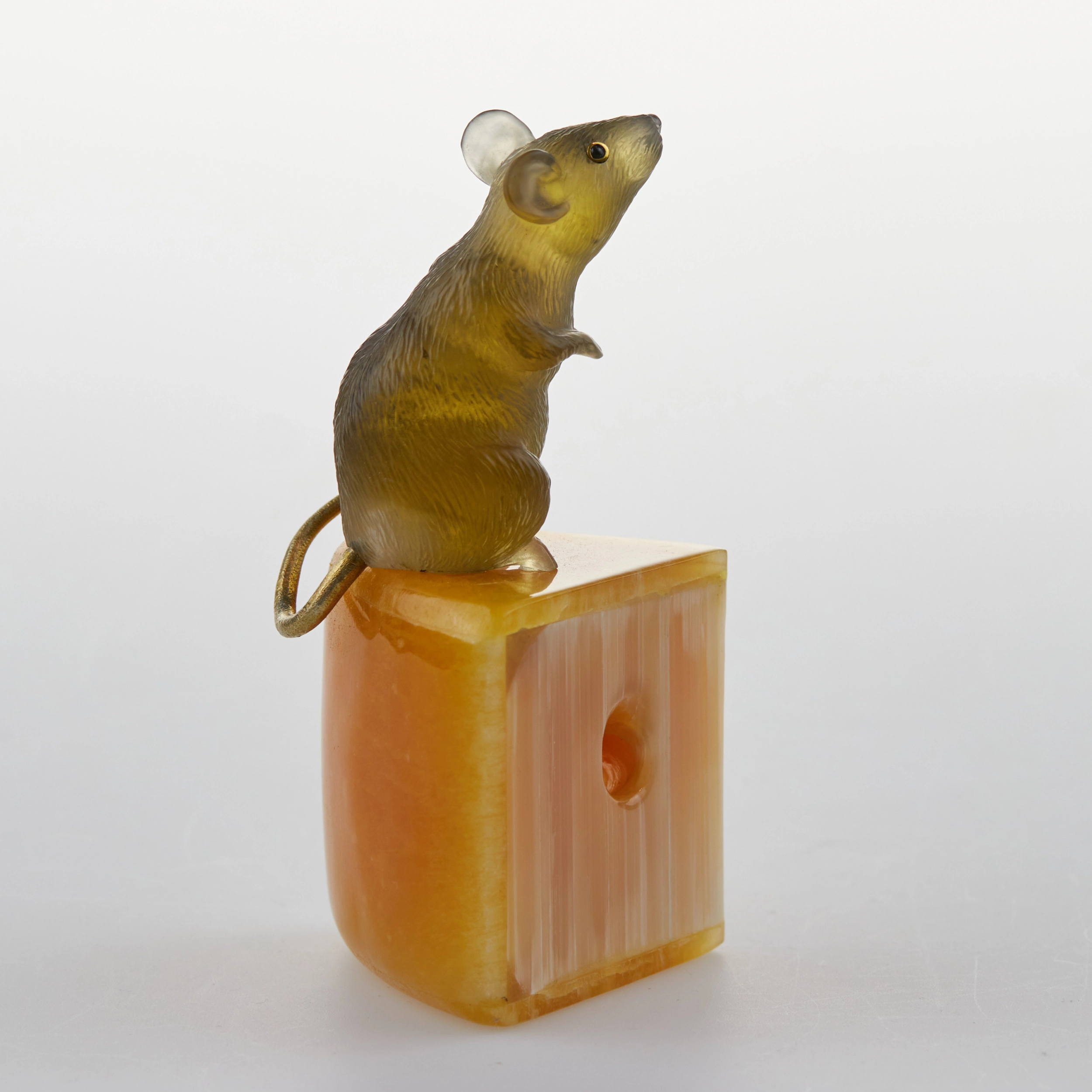 Камнерезная фигурка  