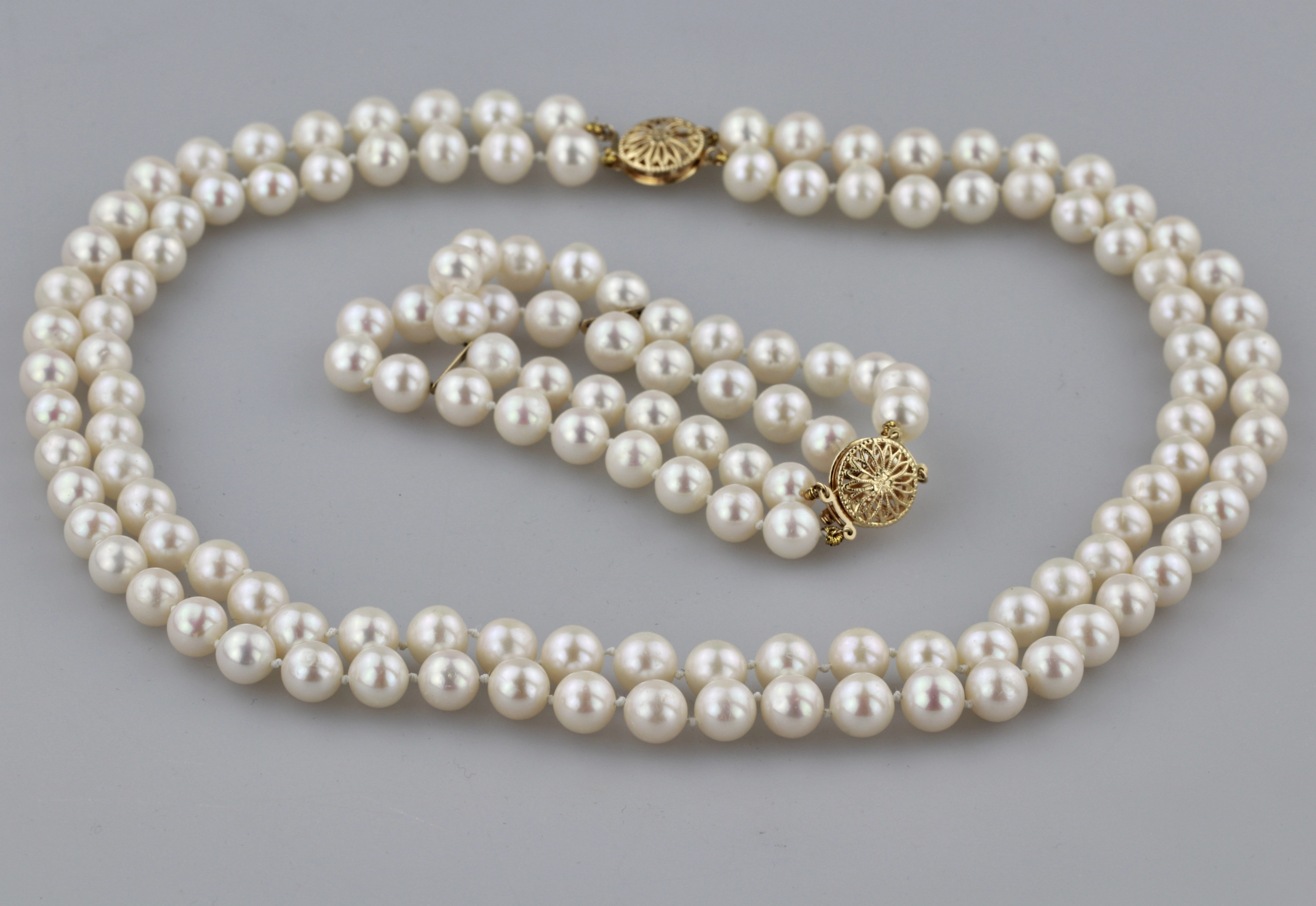 Pearl set. Bracelet, necklace. 