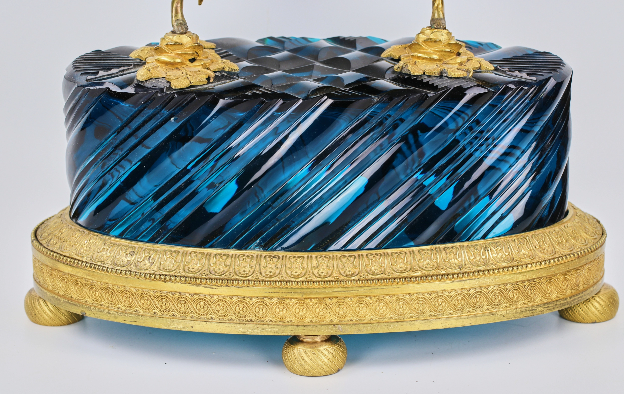 HORLOGE DE CHEMINÉE UNIQUE À ALLÉGORIE SOLAIRE. MODÈLE ATTRIBUÉ À CARLO ROSSI EMPIRE RUSSE, SAINT-PÉTERSBOURG, RÈGNE DE NICOLAS I, 1825-1855