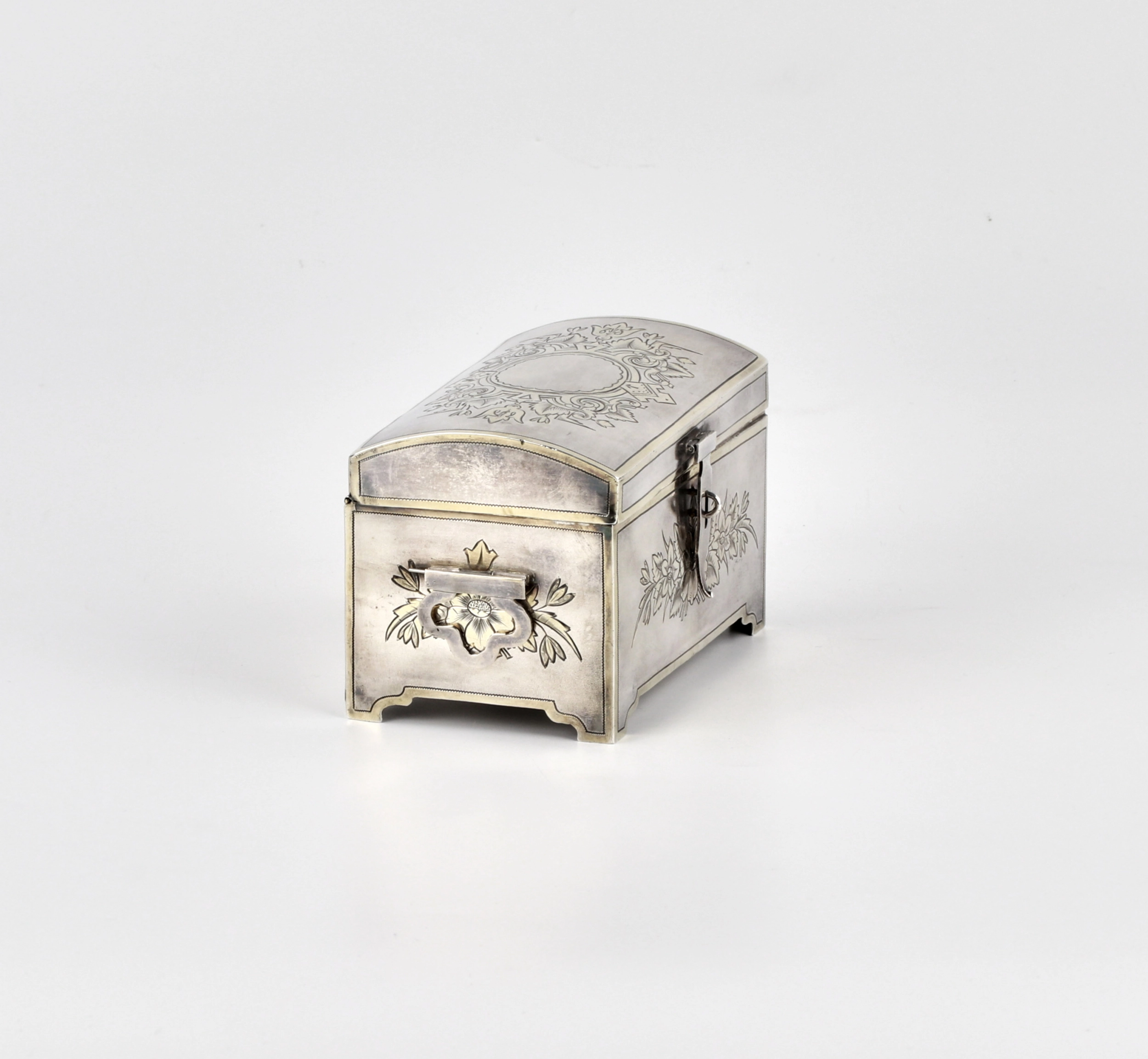 Jewelry box 