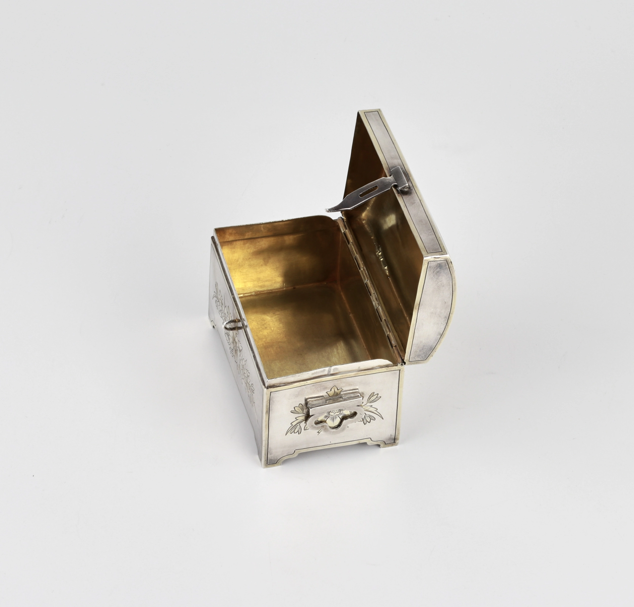 Jewelry box 