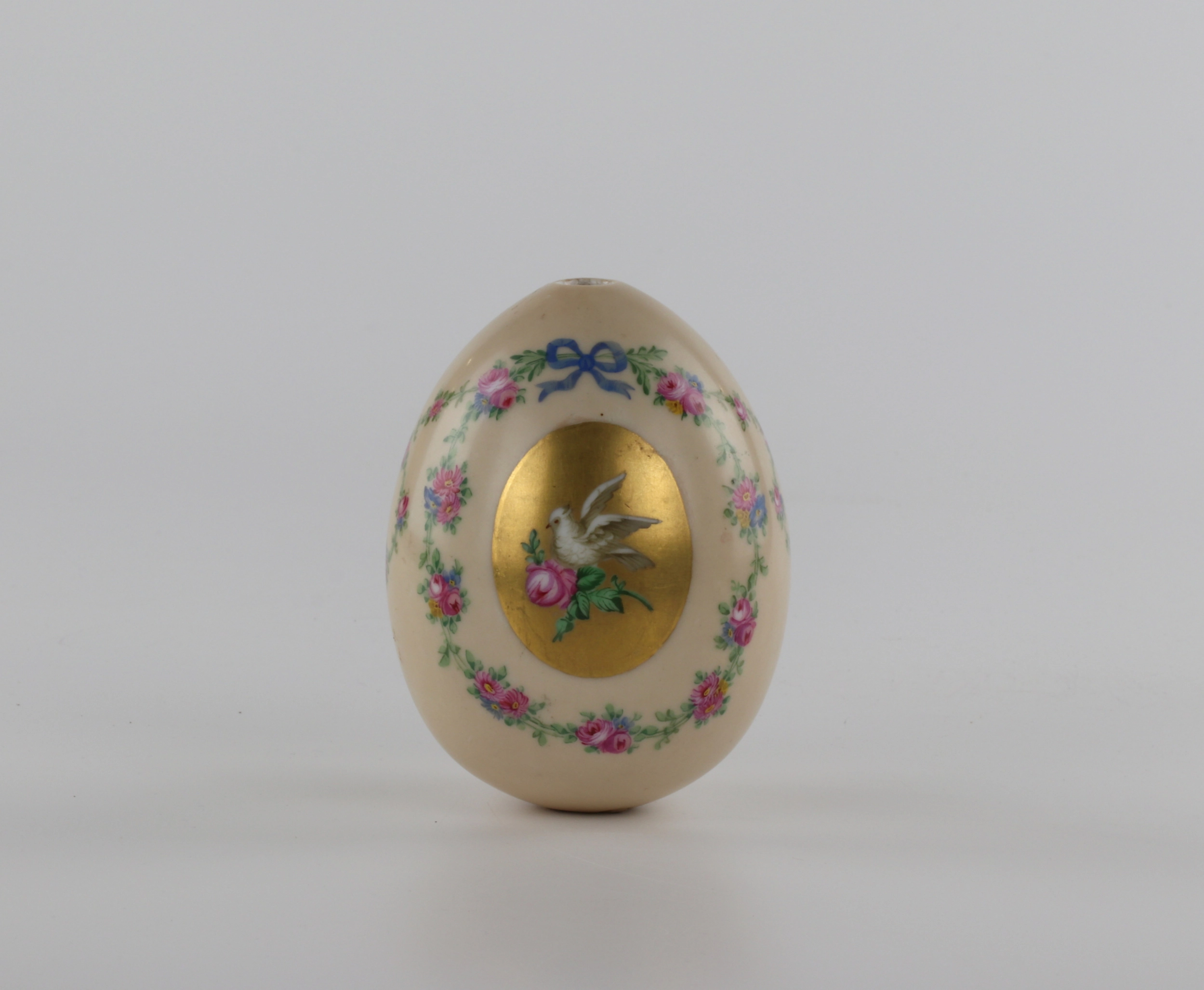 Large porcelain easter egg. Imperial Russia.