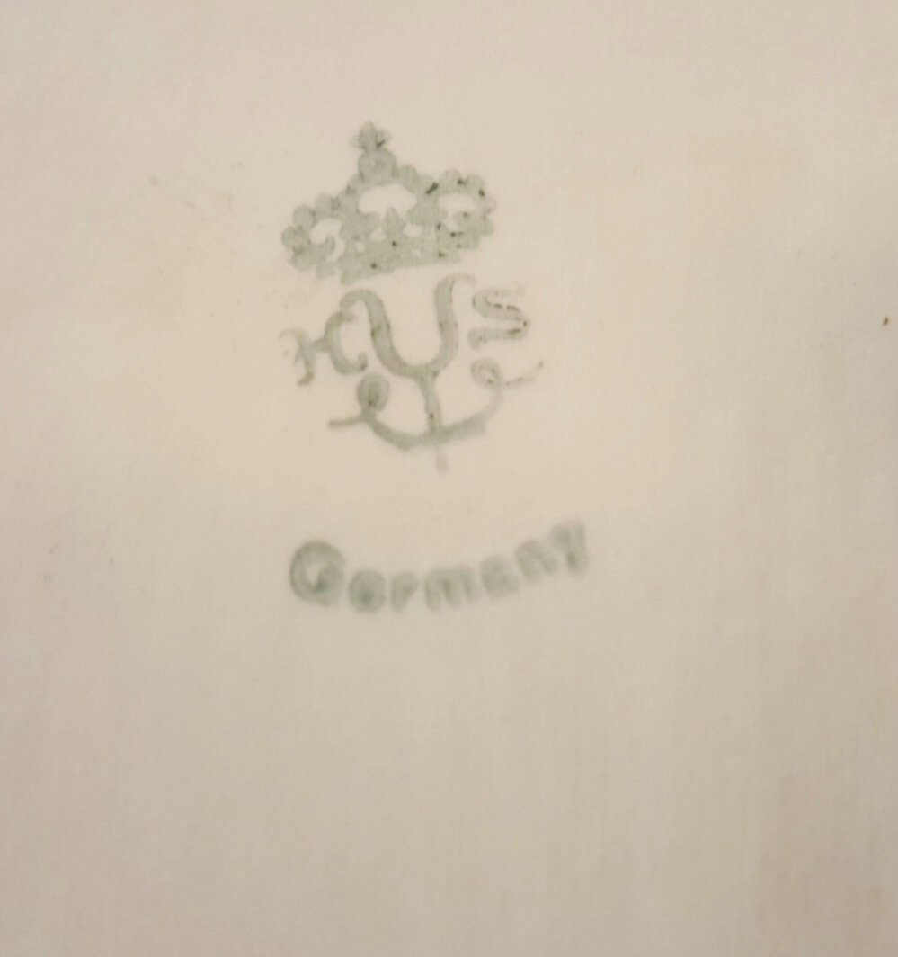 Composition en porcelaine Calèche.