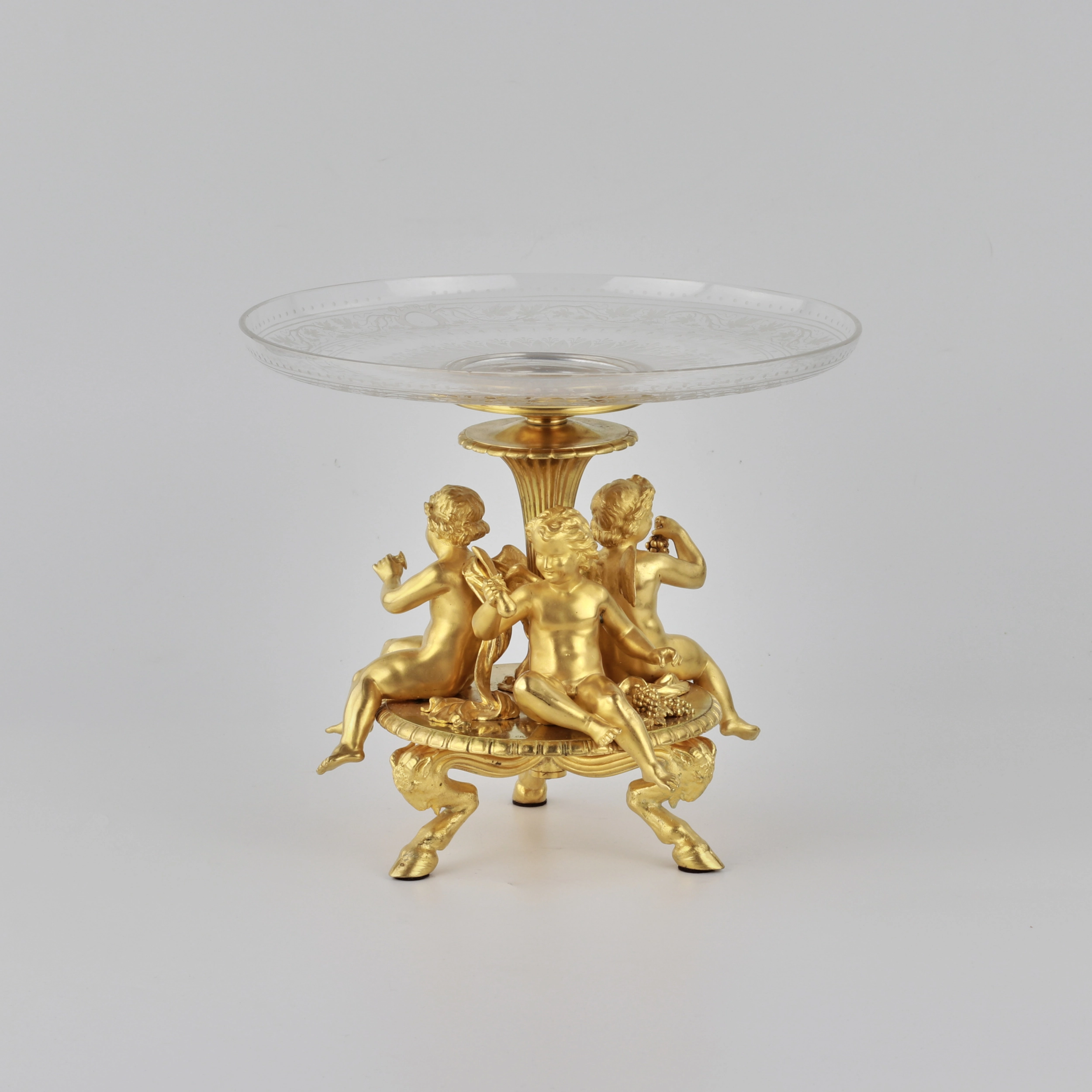 NAPOLEON III STYLE GILT BRONZE AND GLASS CENTREPIECE. ESCALIER DE CRISTAL, PARIS. FRANCE, SECOND HALF OF THE 19TH CENTURY