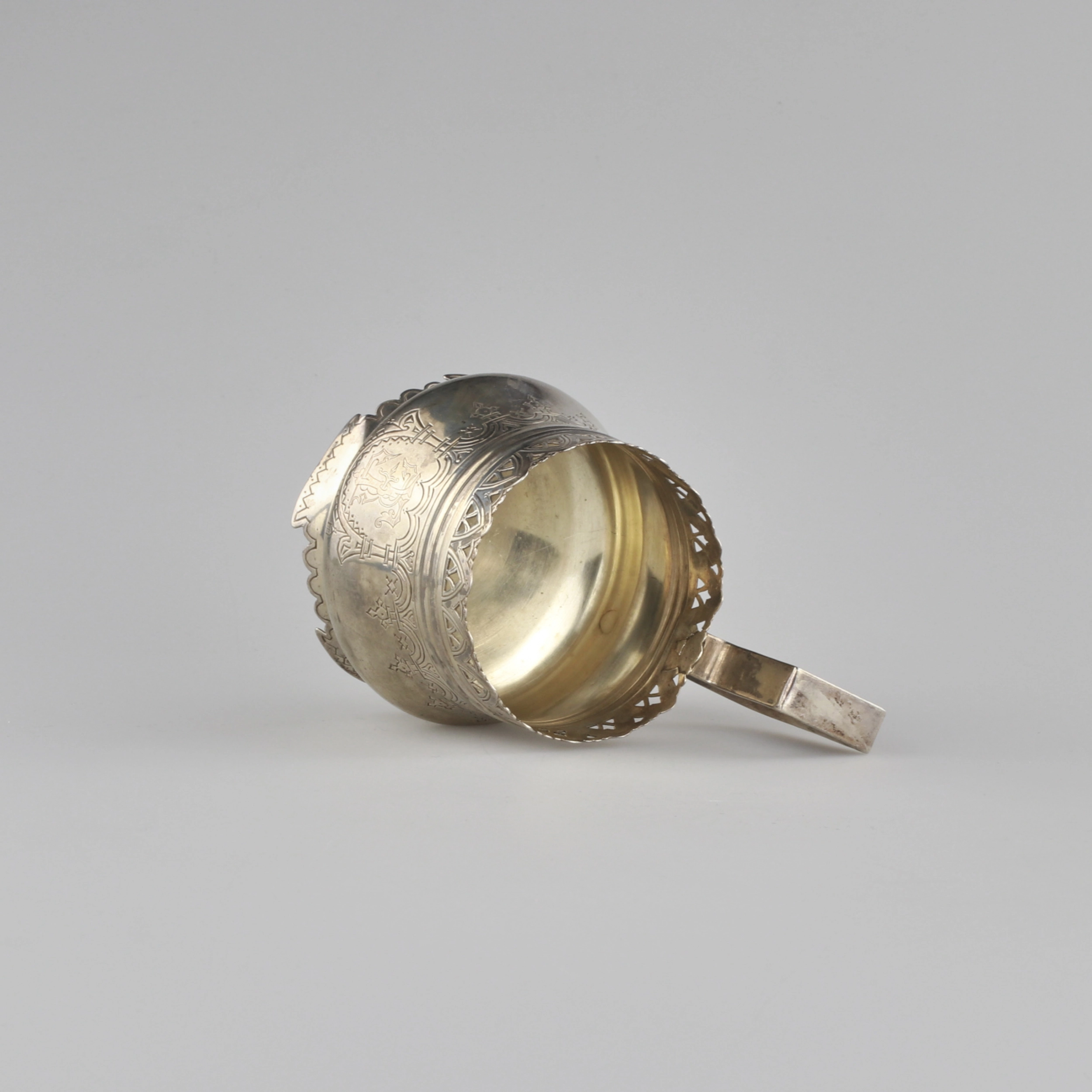 Porte-gobelet en argent russe.