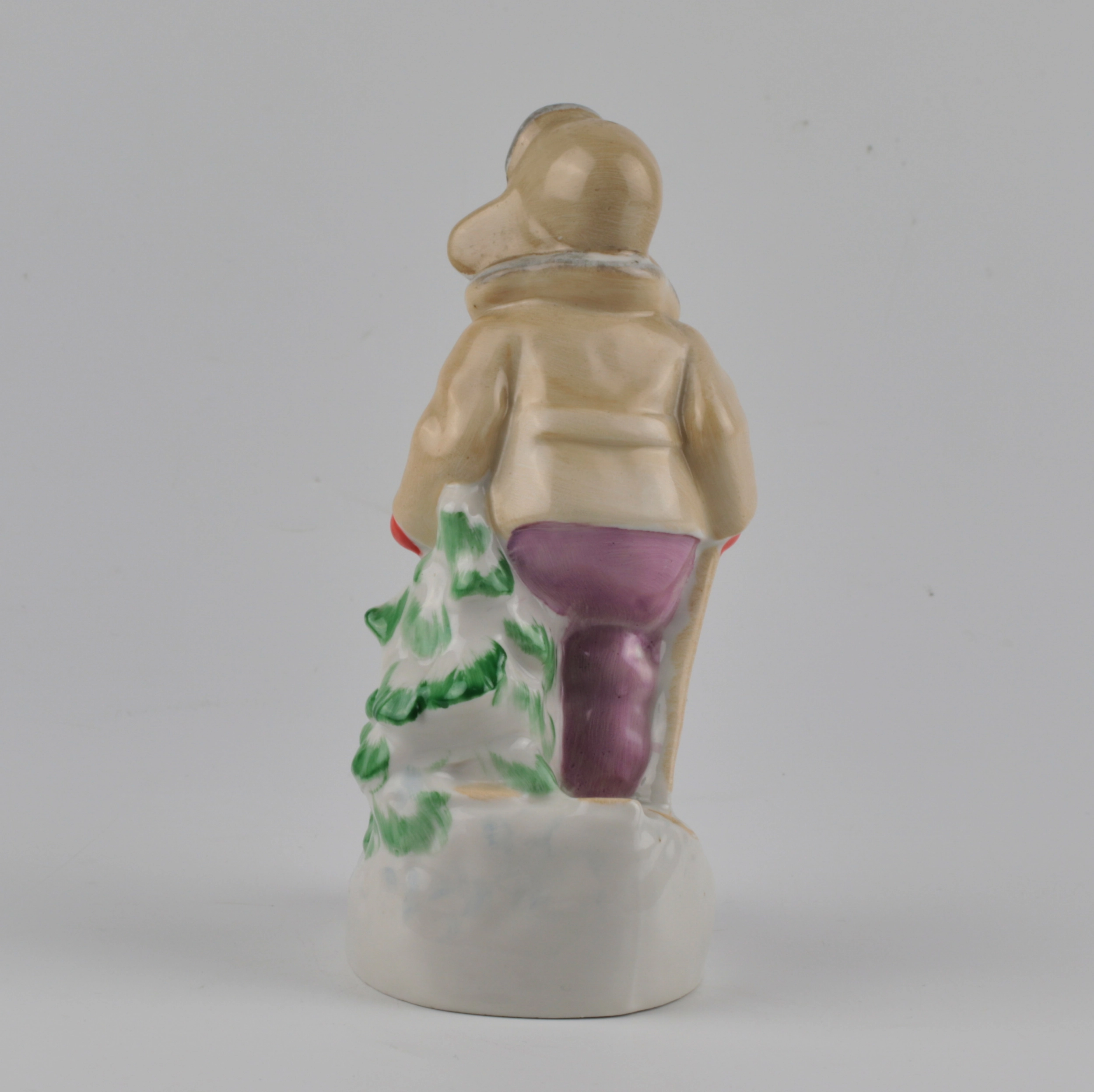 Usine de porcelaine de Riga. Skieur. Annees 50.