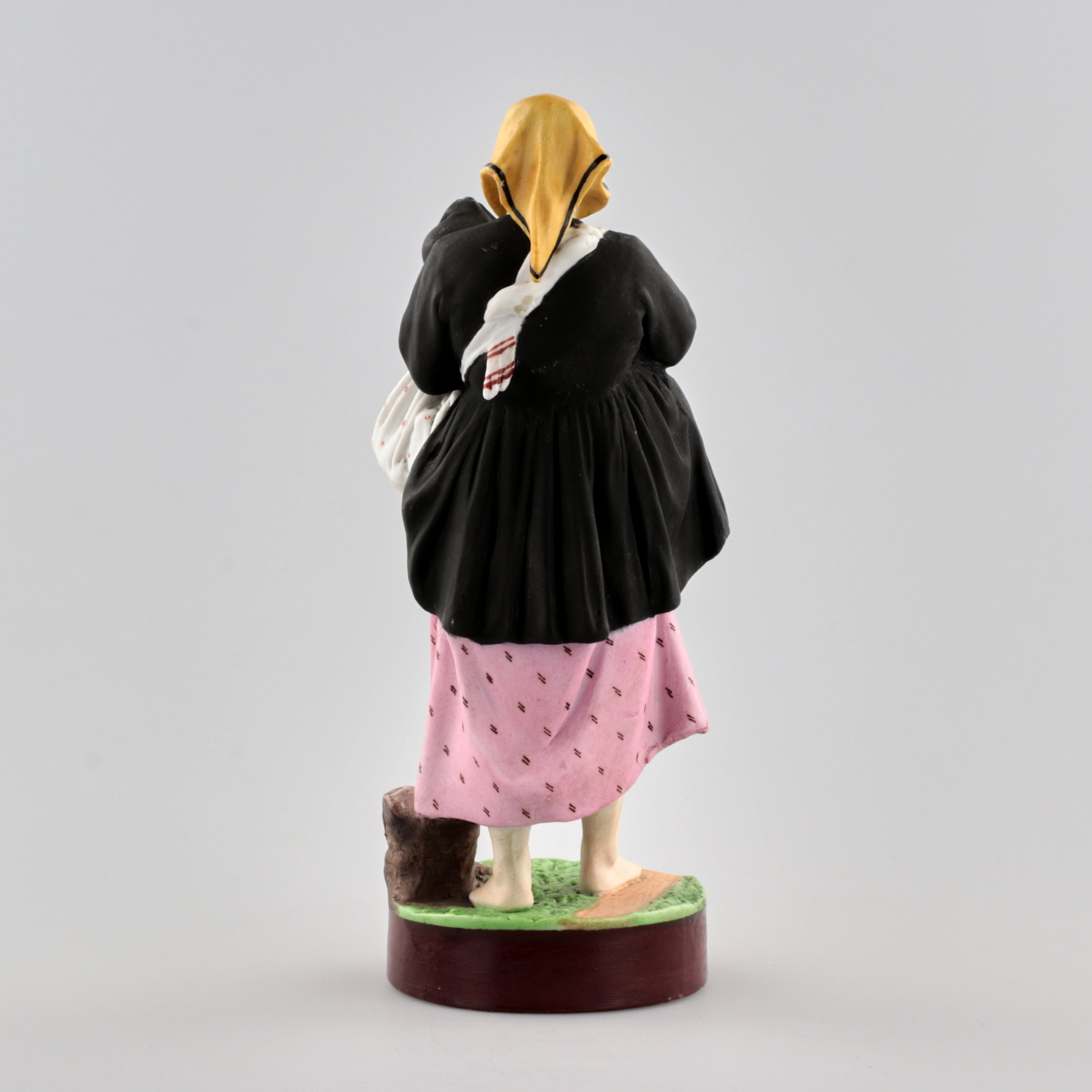 Figurine en porcelaine Part amère. Usine de Gardner du 19e siècle.