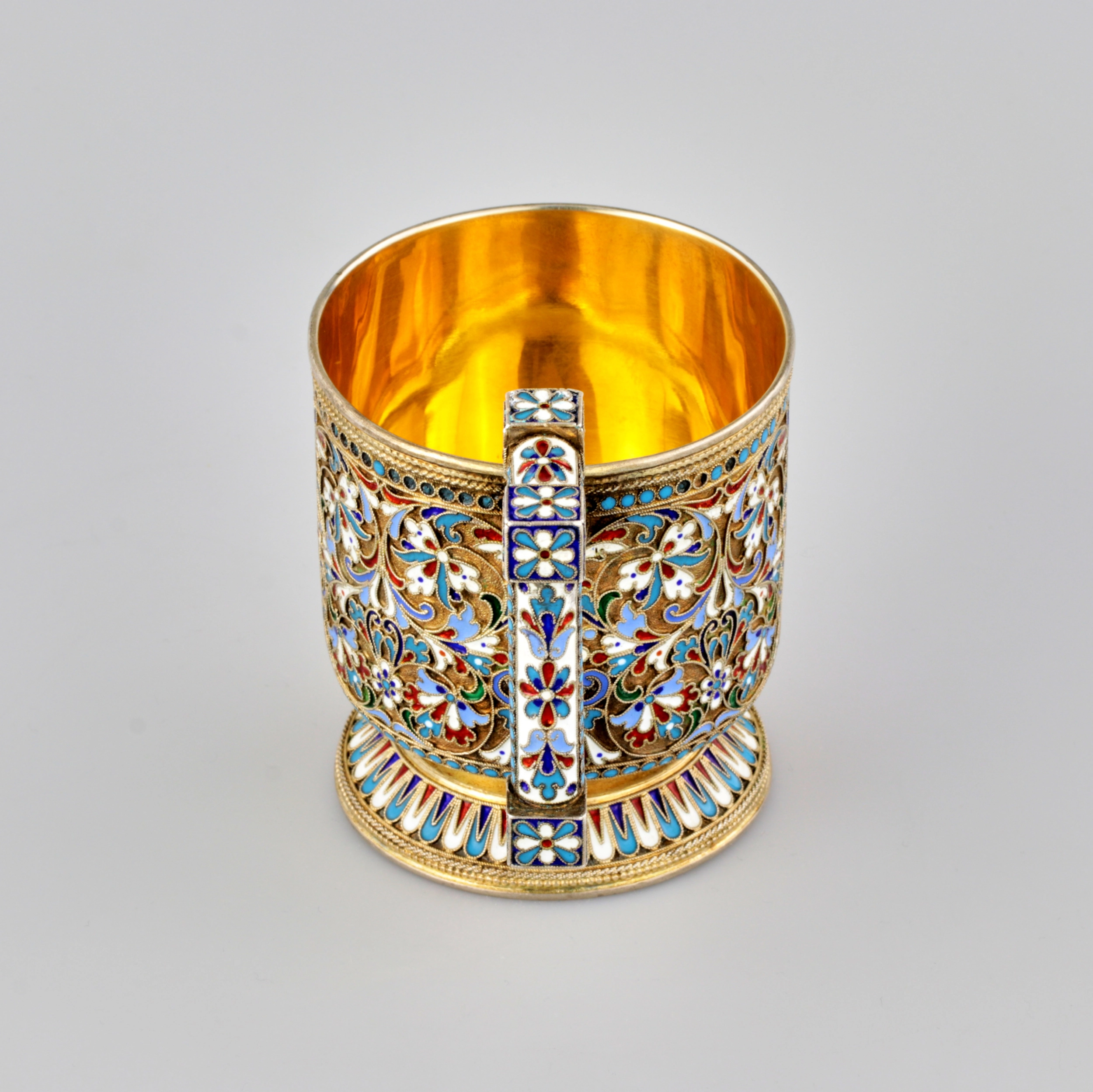 Porte-verre en argent en emaux. Russie royale.