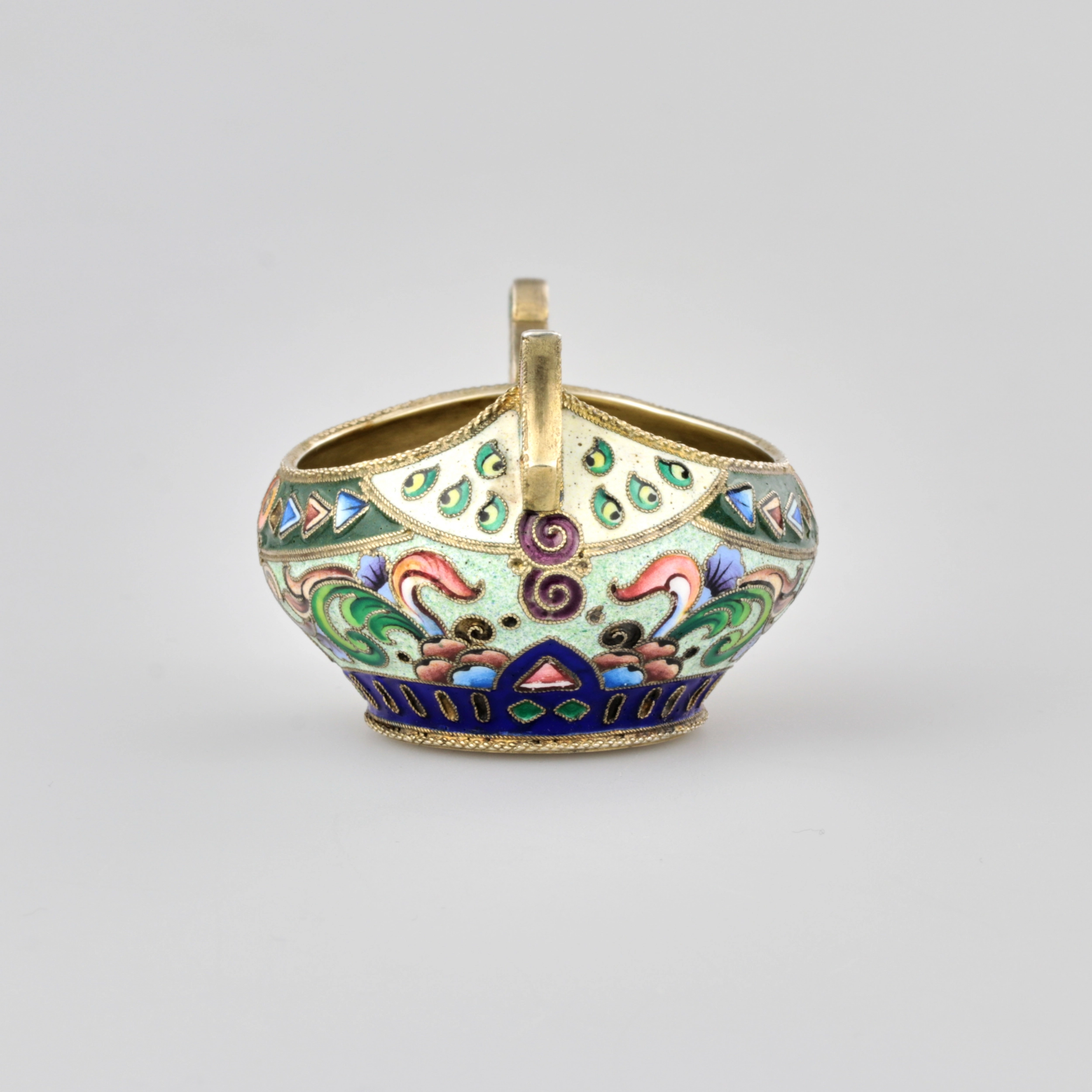 Декоративный ковшик с эмалями. Россия, 1900-е. 