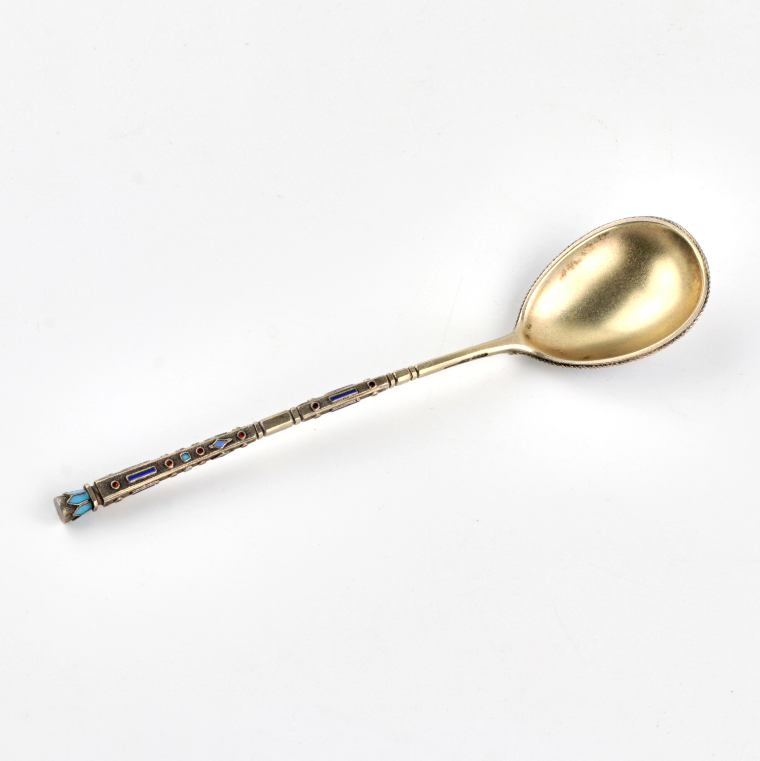 SET OF SIX CLOISONNÉ ENAMEL SILVER TEASPOONS IN A PRESENTATION CASE. GRACHEV BROTHERS RUSSIA, SAINT PETERSBURG, LAST QUARTER OF THE 19TH CENTURY