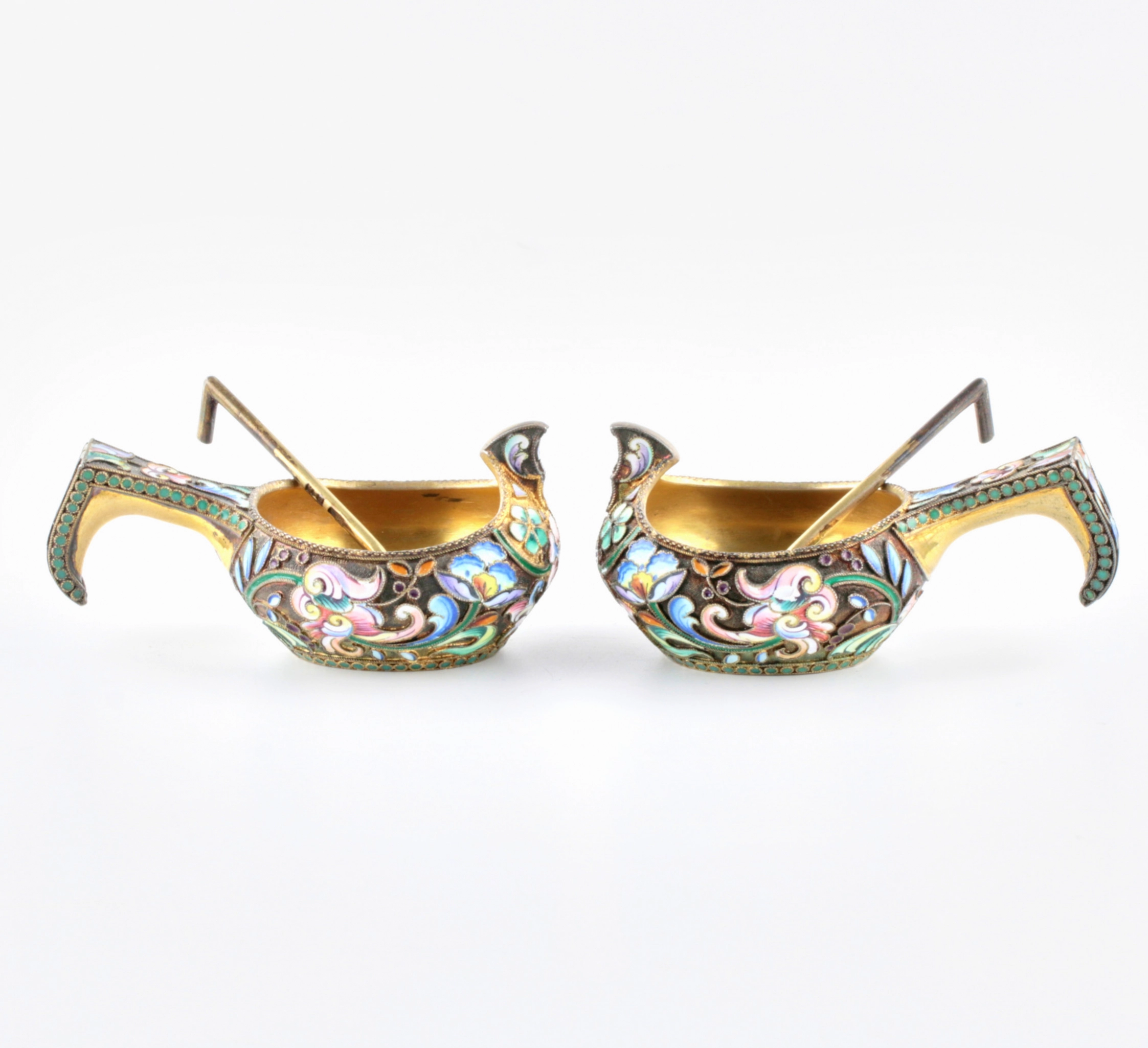 Paire de salières en argent emaille cloisonne 
