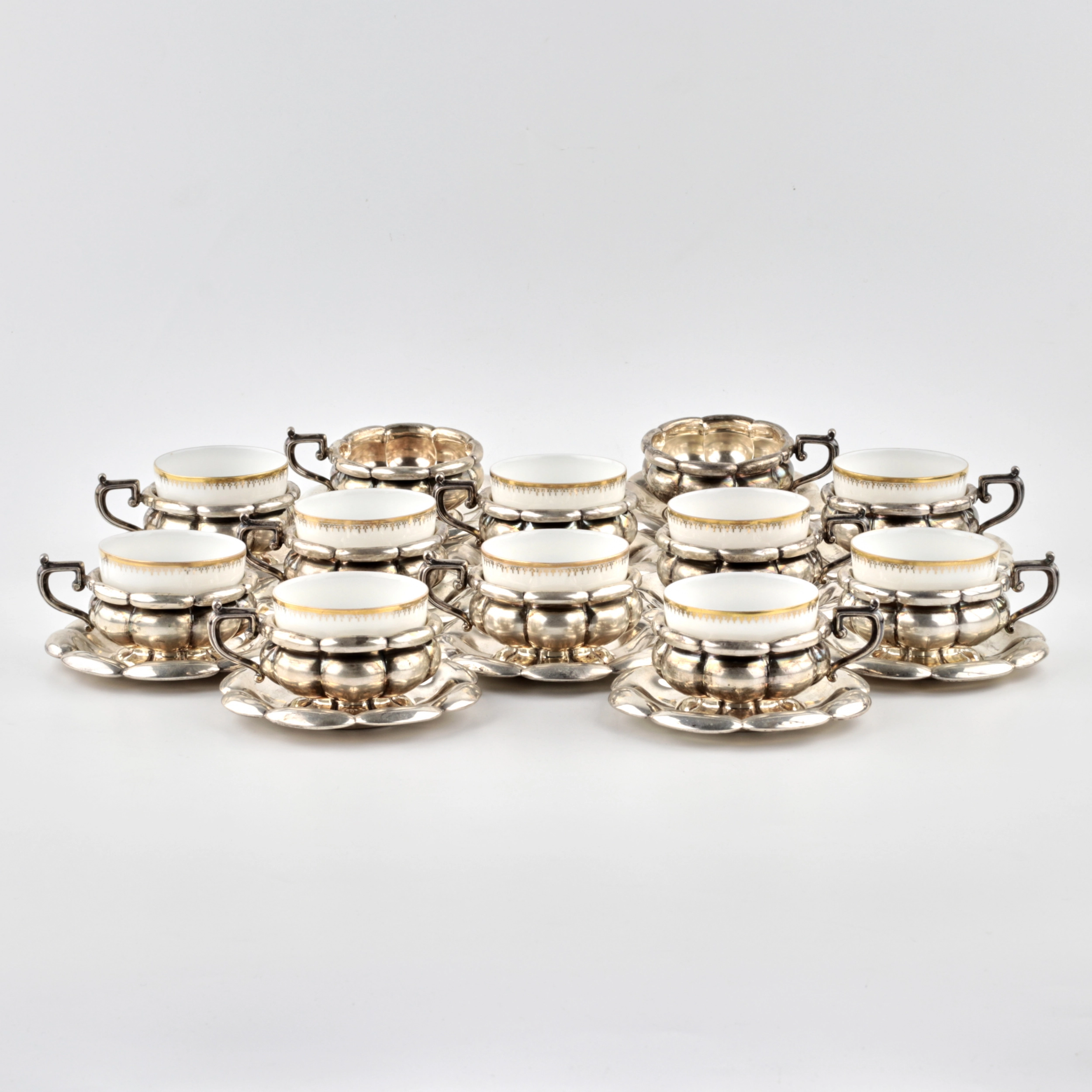 Service à cafe en porcelaine en argent. Annees 1920 
