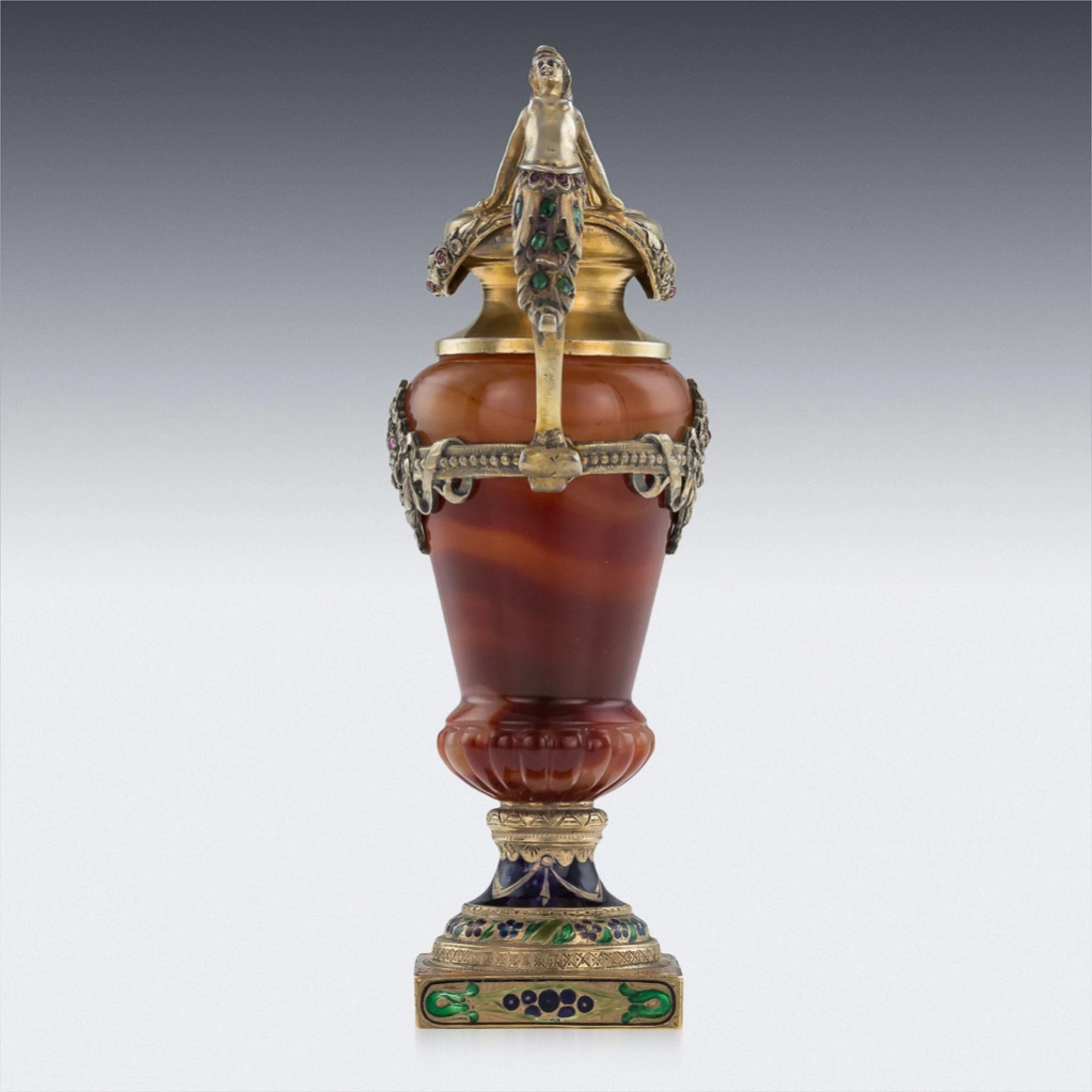 Vase en agate.1880.