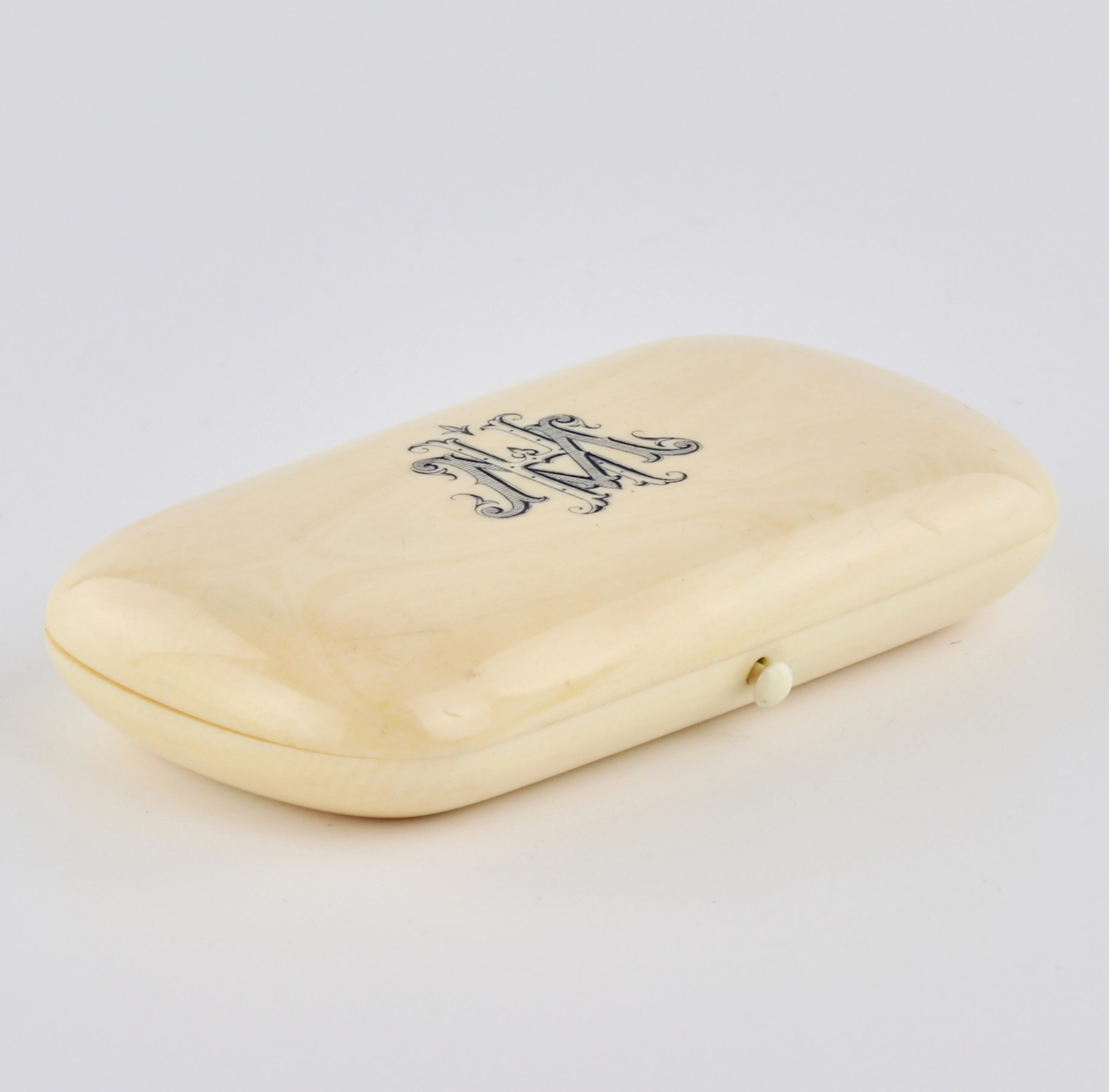 Sac à couture en os. 